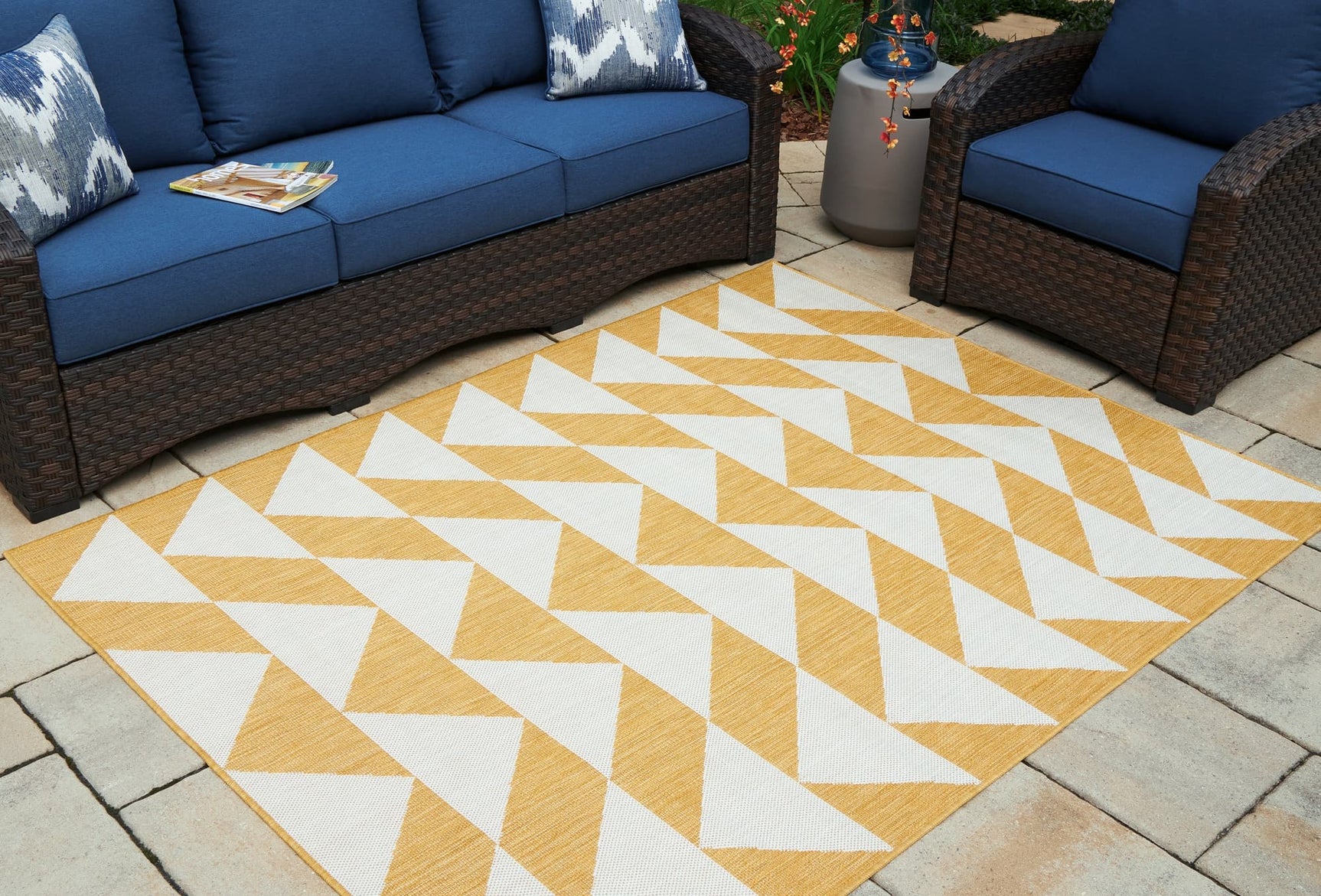 Thomley 5' x 7' ivory and yellow geometric area rug front view