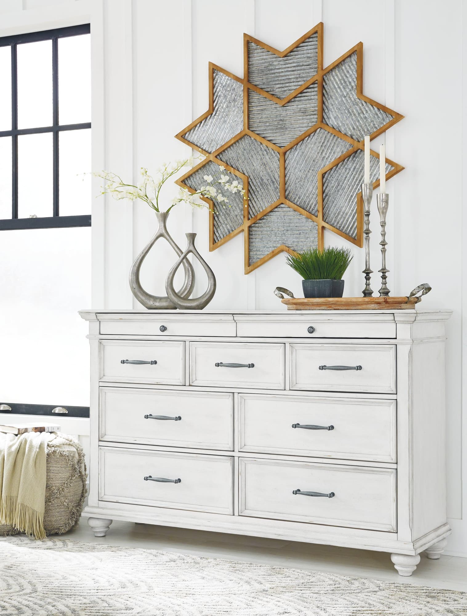 Kanwyn Whitewash 9-Drawer Dresser front view