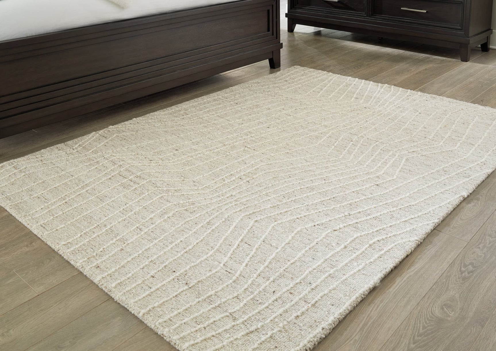 Varahill Gray Ivory Medium Rug - top view showing abstract linear pattern
