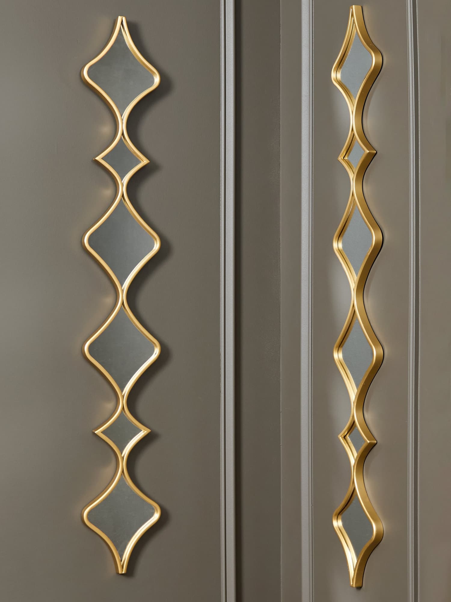 Harriswood goldtone metal accent mirror front view