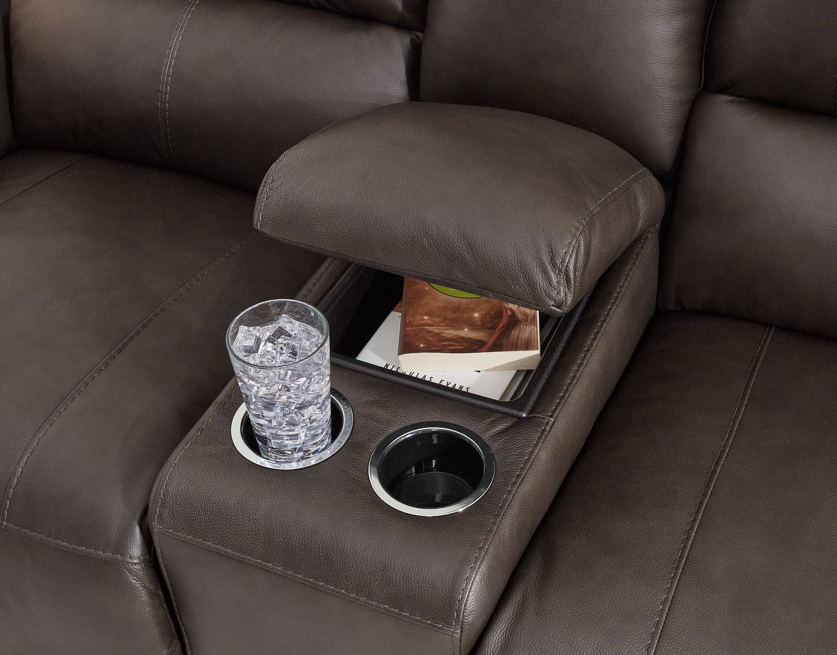 Boxmere Storm sofa and loveseat set, frontal view