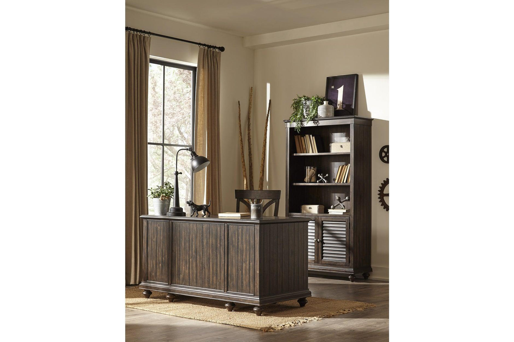 Cardano Executive Desk with spacious work surface