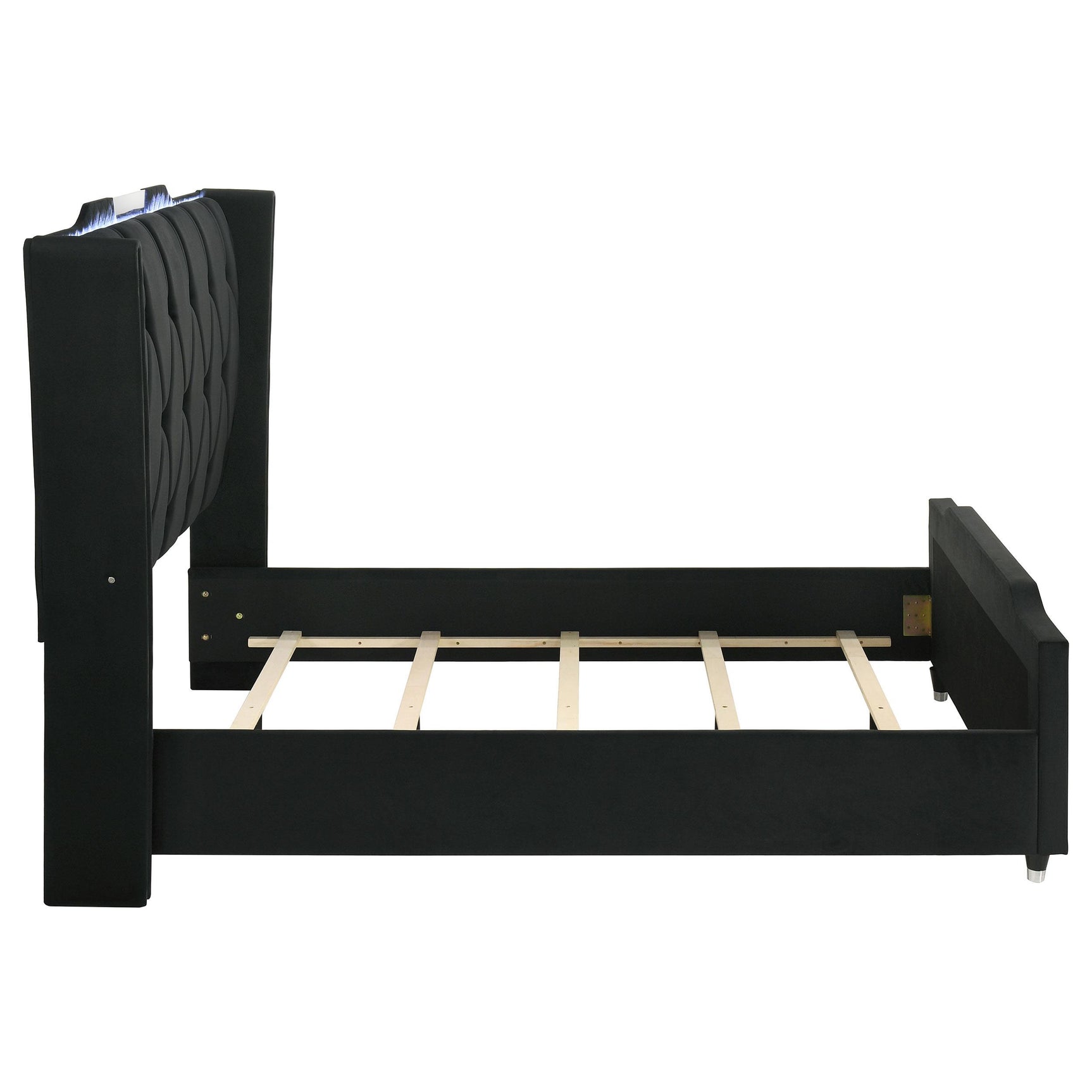 Lorient bed assembly hardware with L-shaped plate and bolts