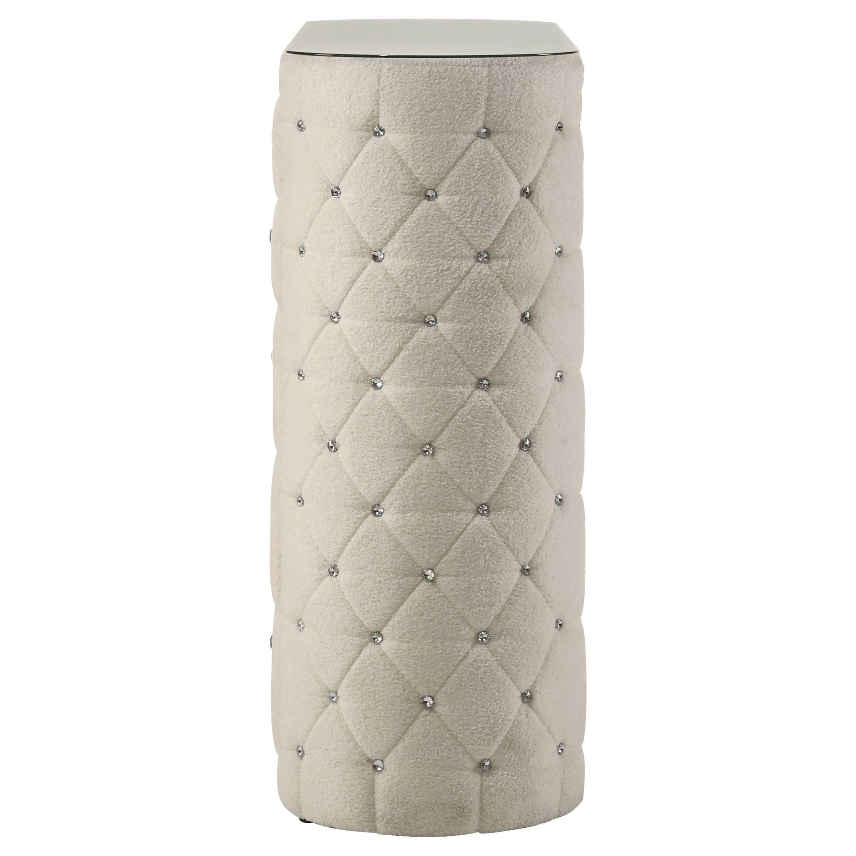 Detailed side image capturing fabric texture and tufting