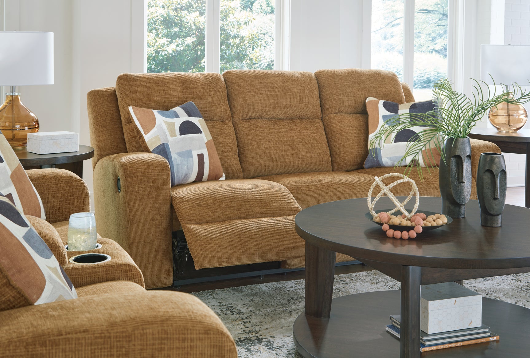 Kanlow Honey Chenille Reclining Sofa accent pillows close-up
