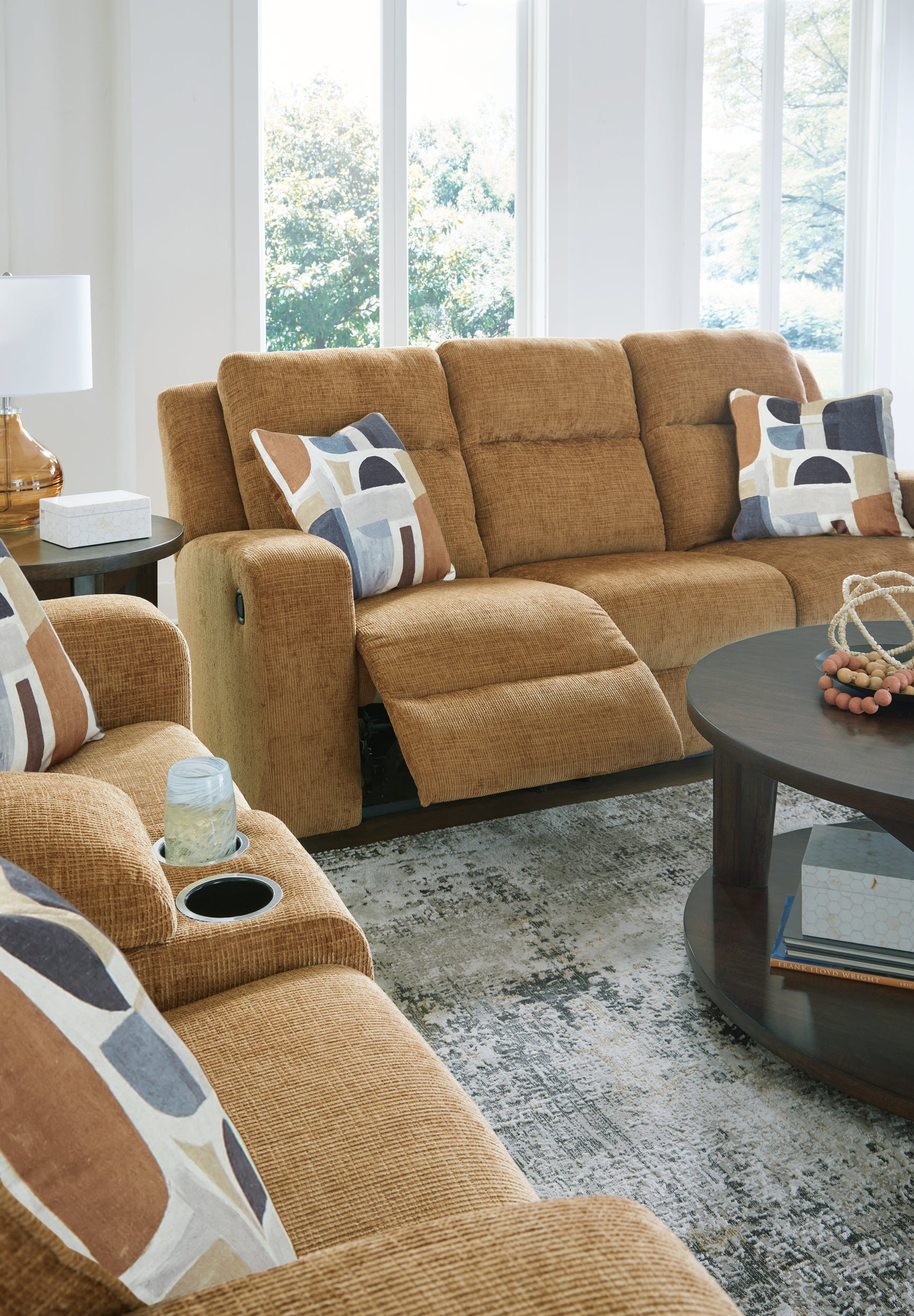 Kanlow Honey accent pillow close-up
