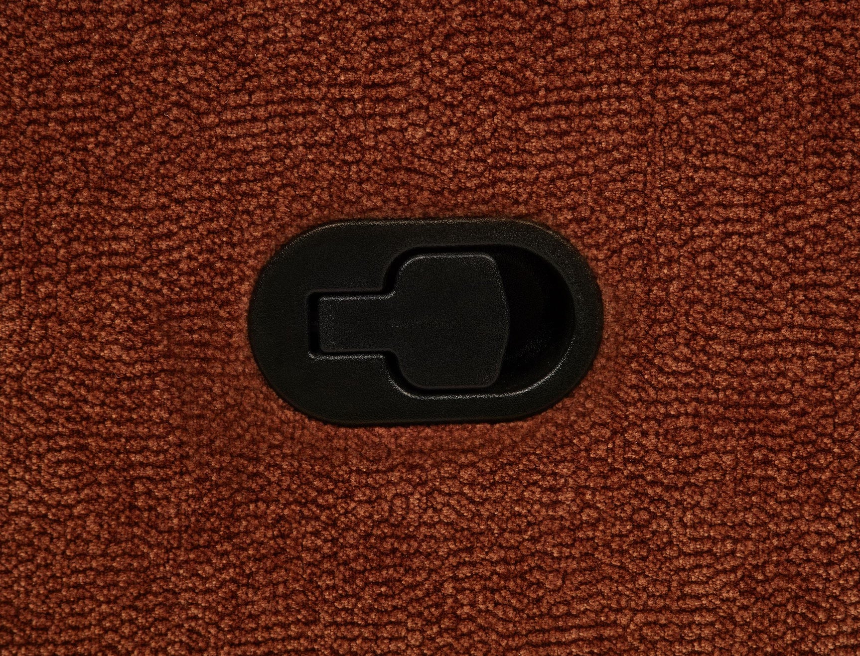 Width measurement illustration on Navarro sofa
