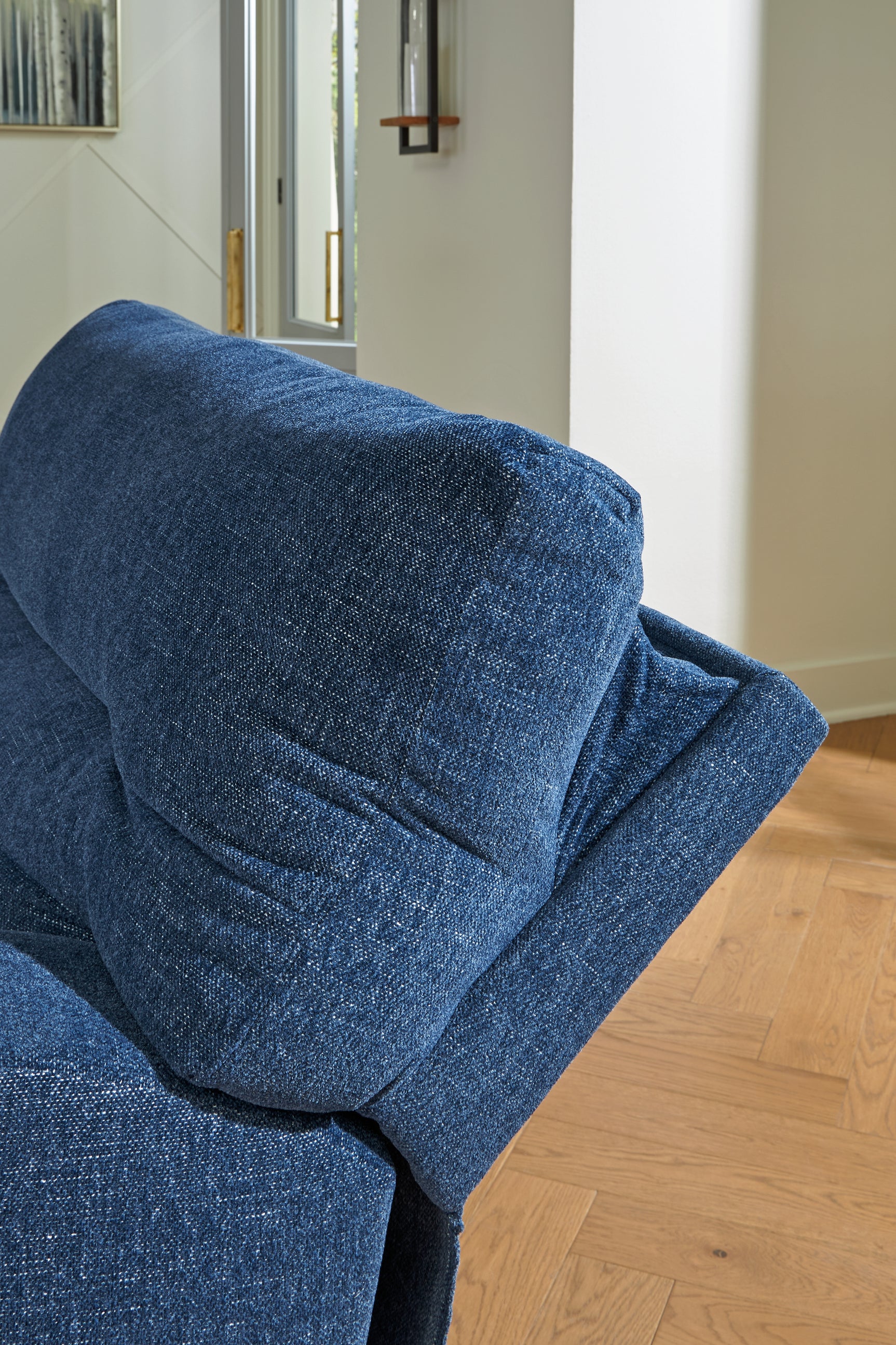 Adjustable headrest mechanism