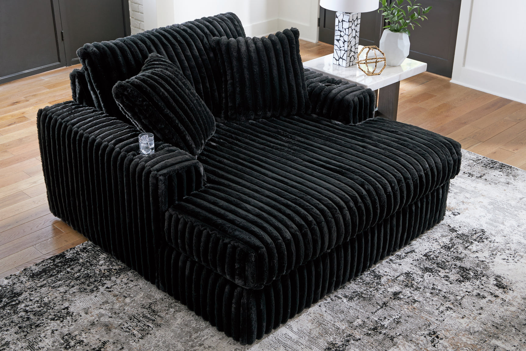 Midnight-Madness Onyx Velvet Oversized Chaise