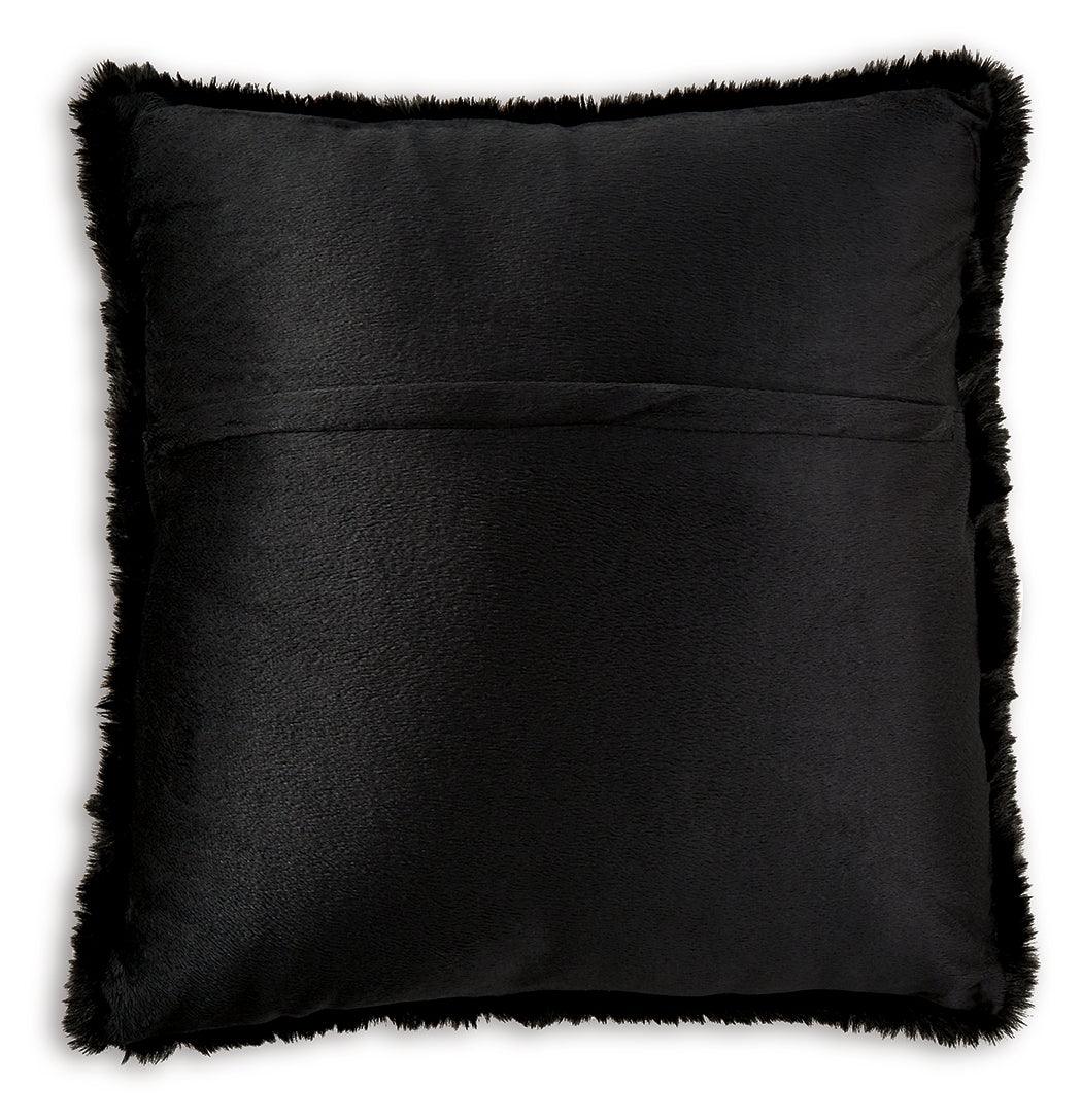 Gariland Black Faux Fur Pillow close-up zipper detail