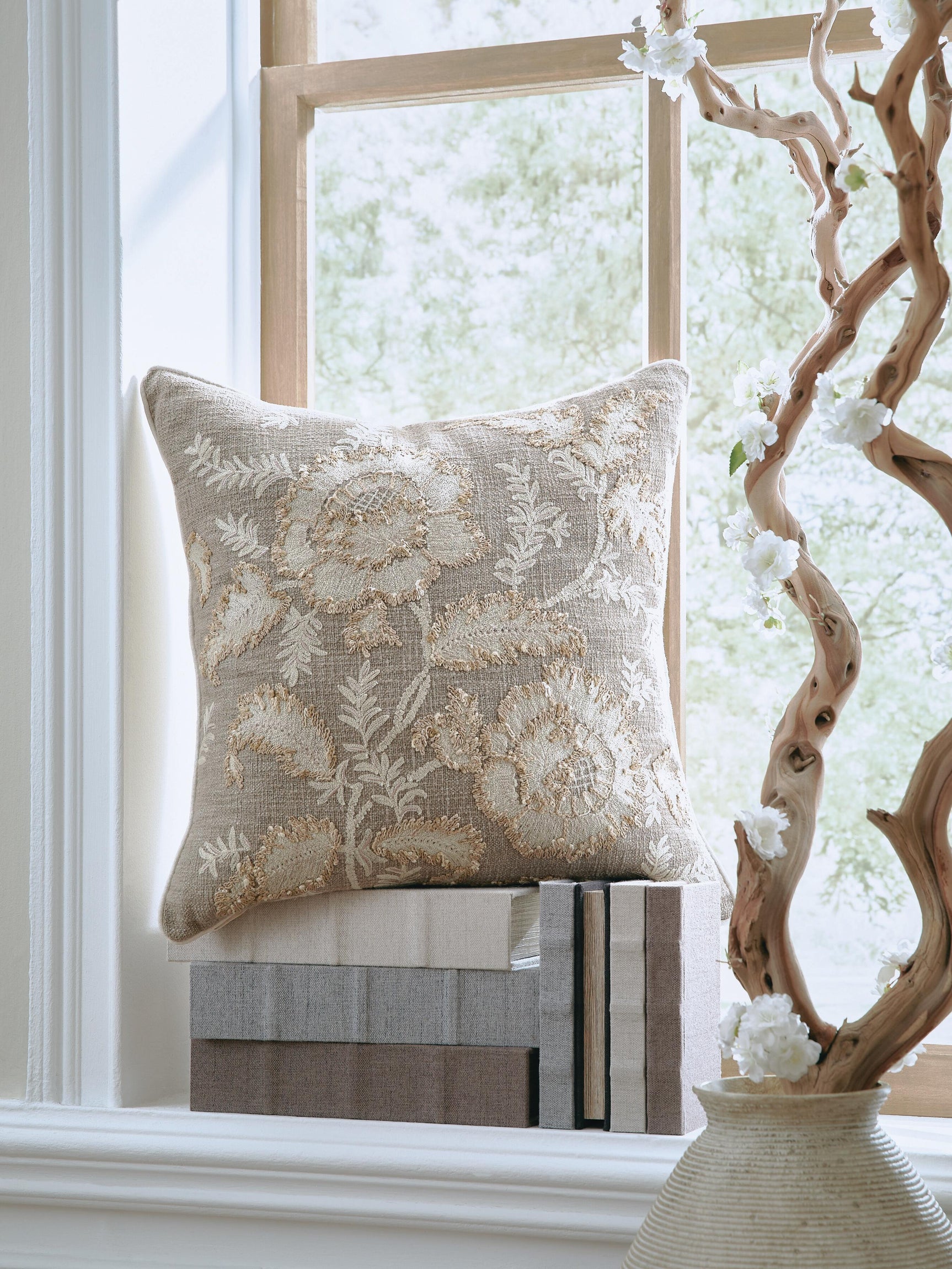 Viveka Brown/Beige Pillow (Set of 4)