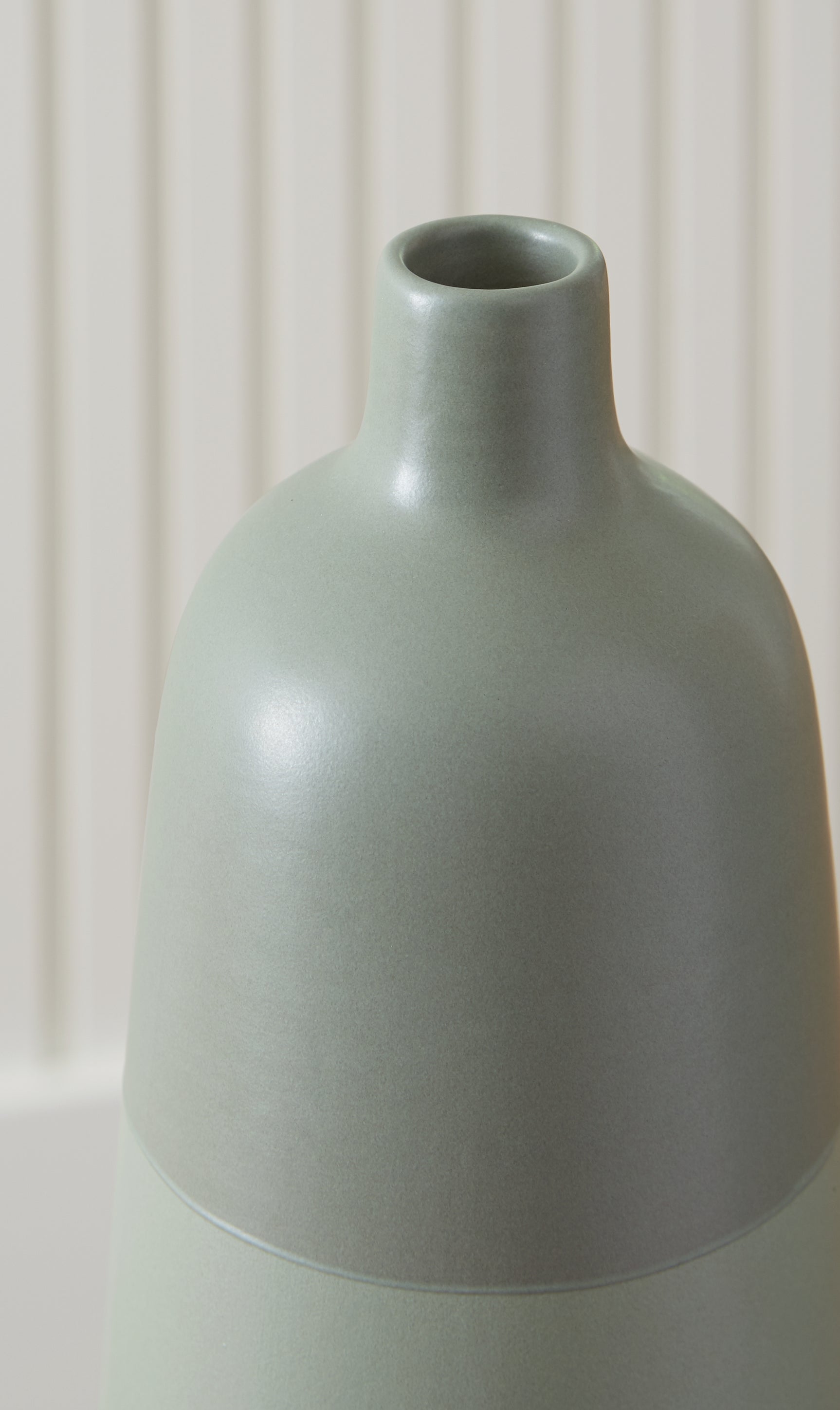 Top view of Peerland Vase opening