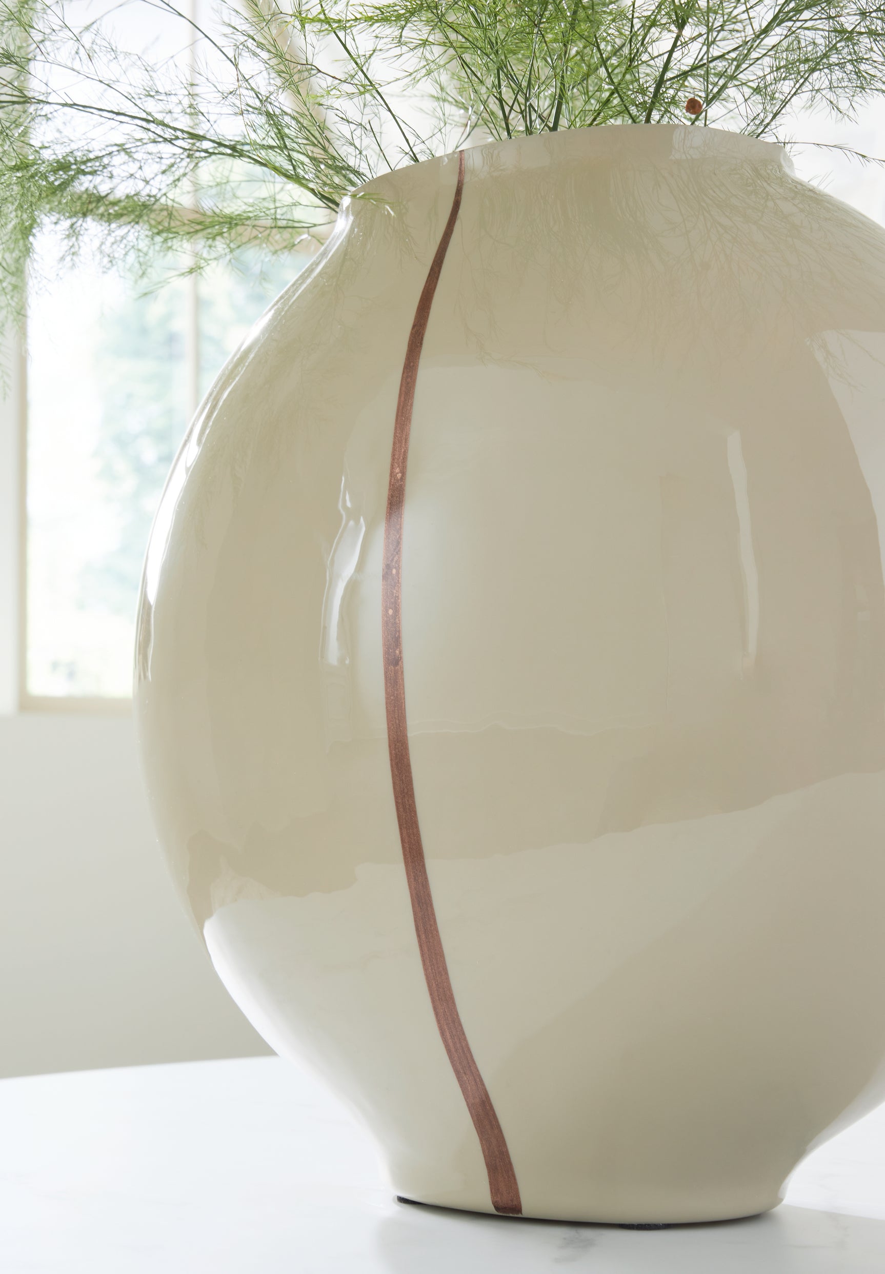 Detail of alternate vase accent