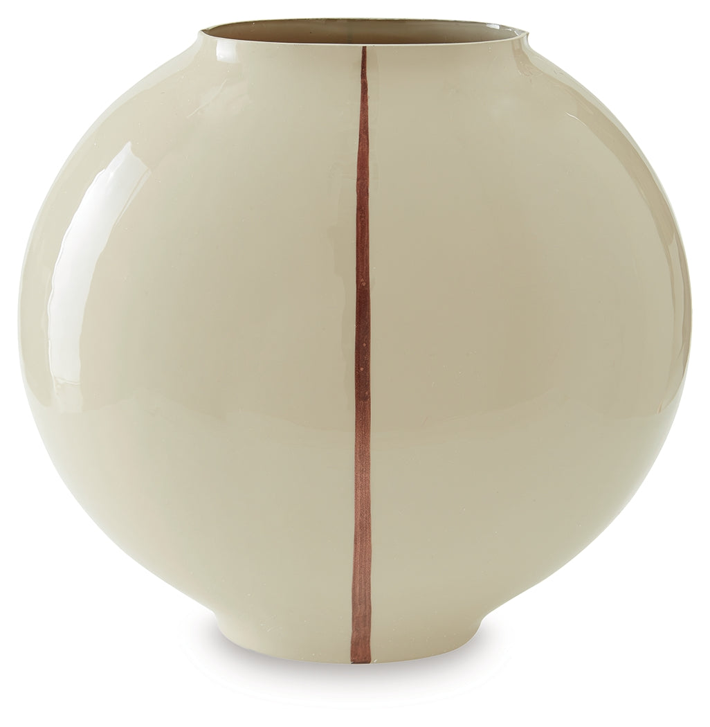 Alternate vase head-on view
