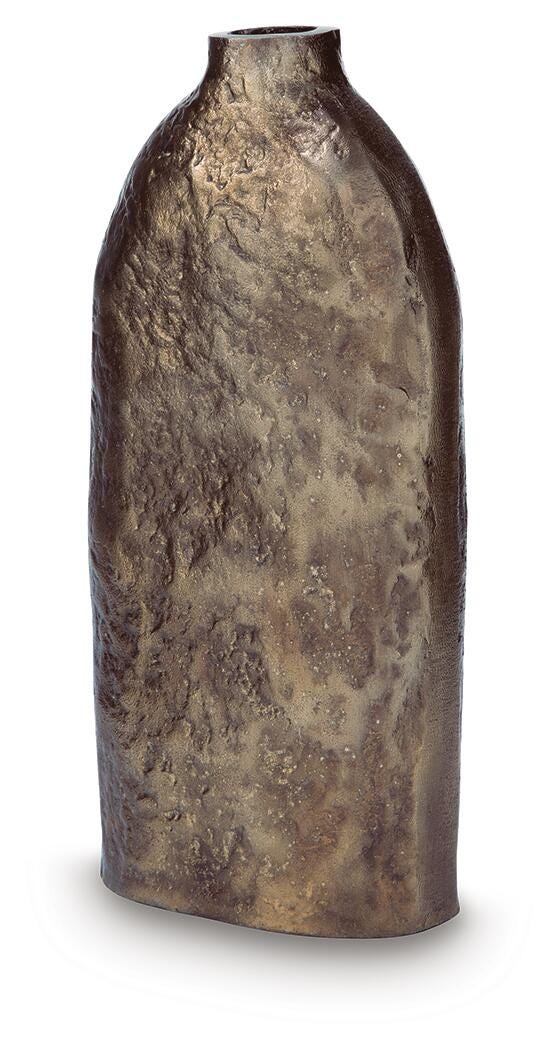 Close-up of Wallmond Vase finish detail