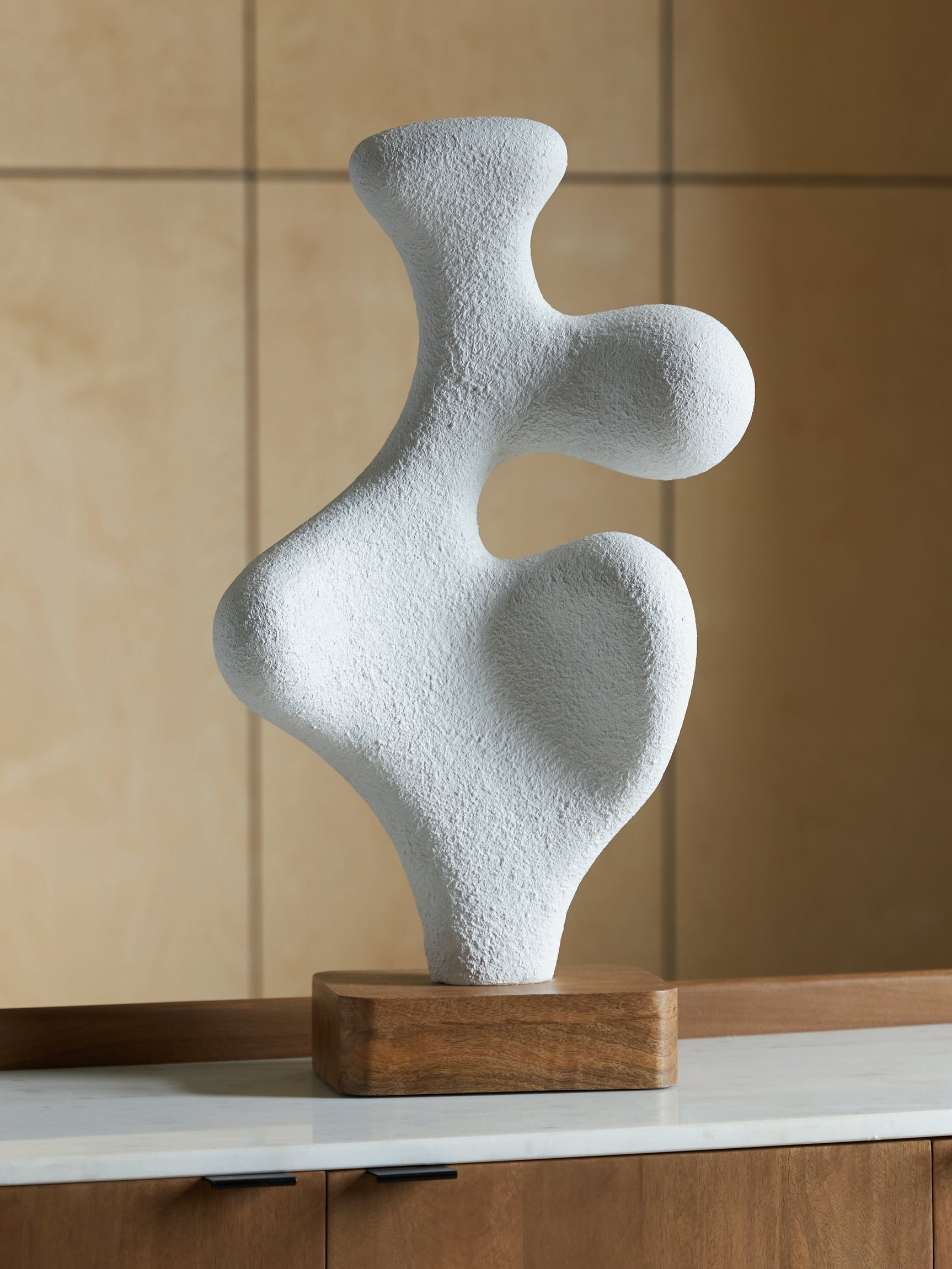Matching larger Lavarsen sculpture variant image