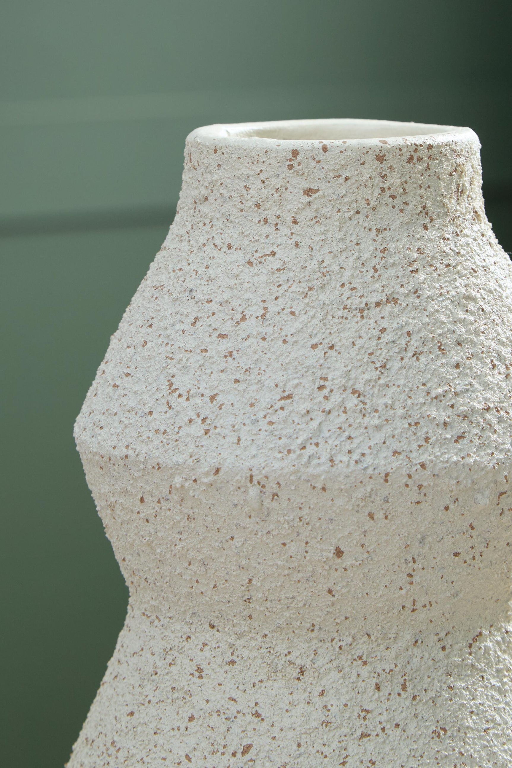 Close-up of cream speckle finish
