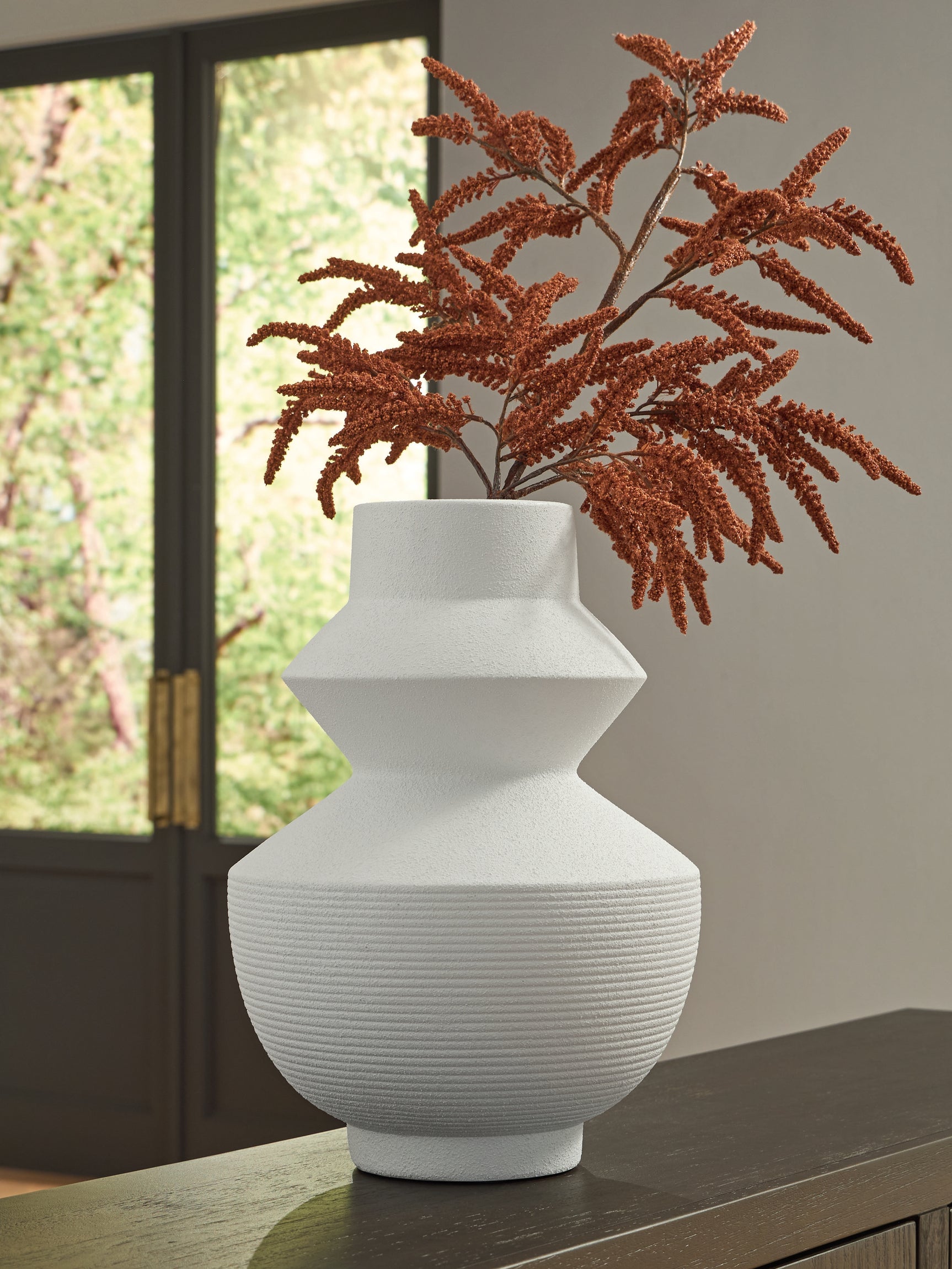 Alternative Naveen Vase angle