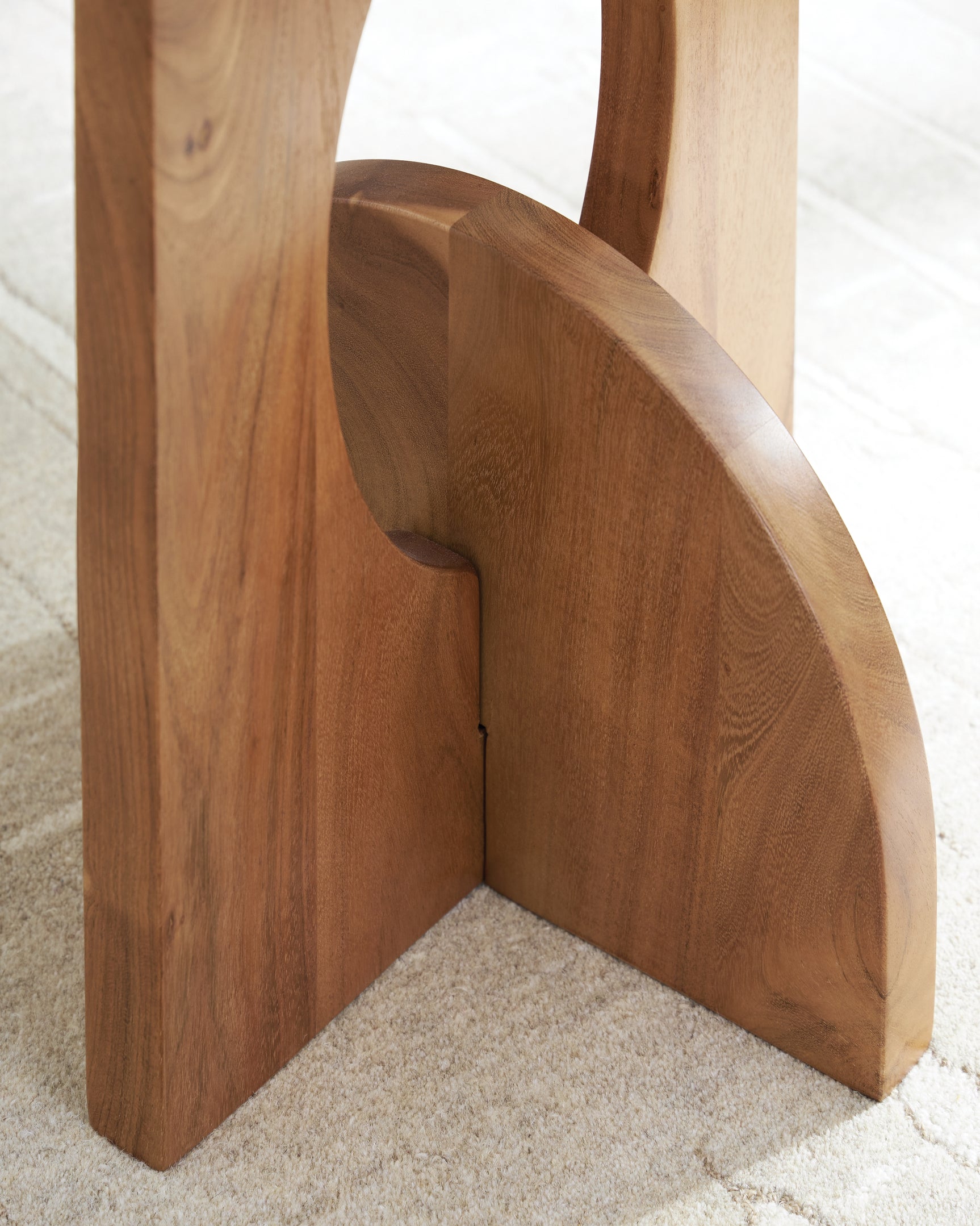 Hollbourne Accent Table base detail