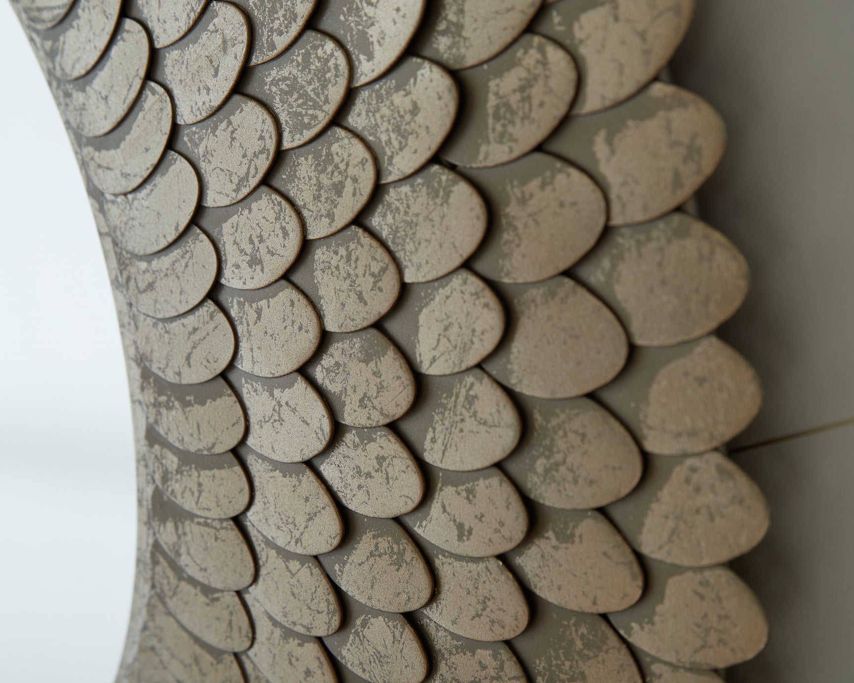 Detailed close-up of Wrightmund champagne sunburst frame