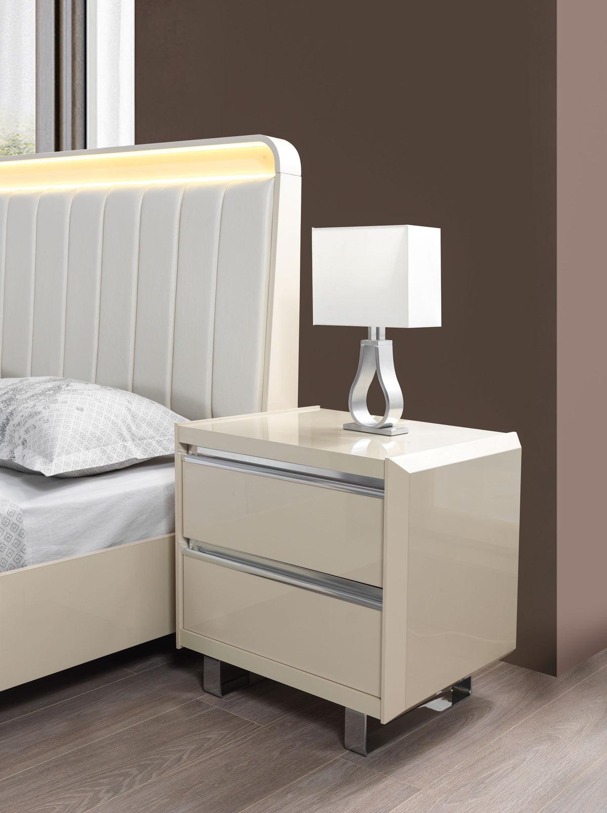 bedroom view of Hailey Cream High Gloss Lacquer 4-Piece Queen Bedroom Set bed