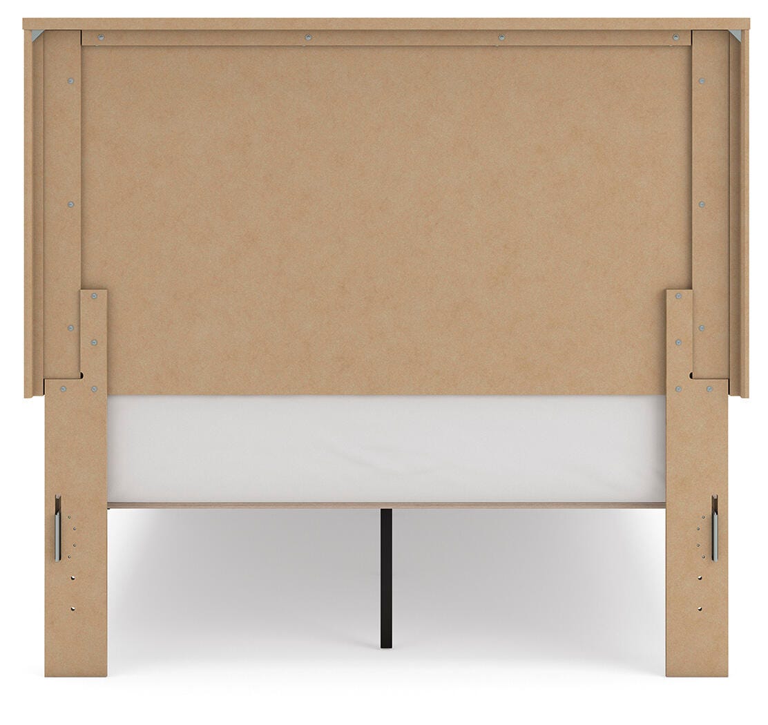 Gramburg Warm Natural Brown Full Panel Platform Bed view 8