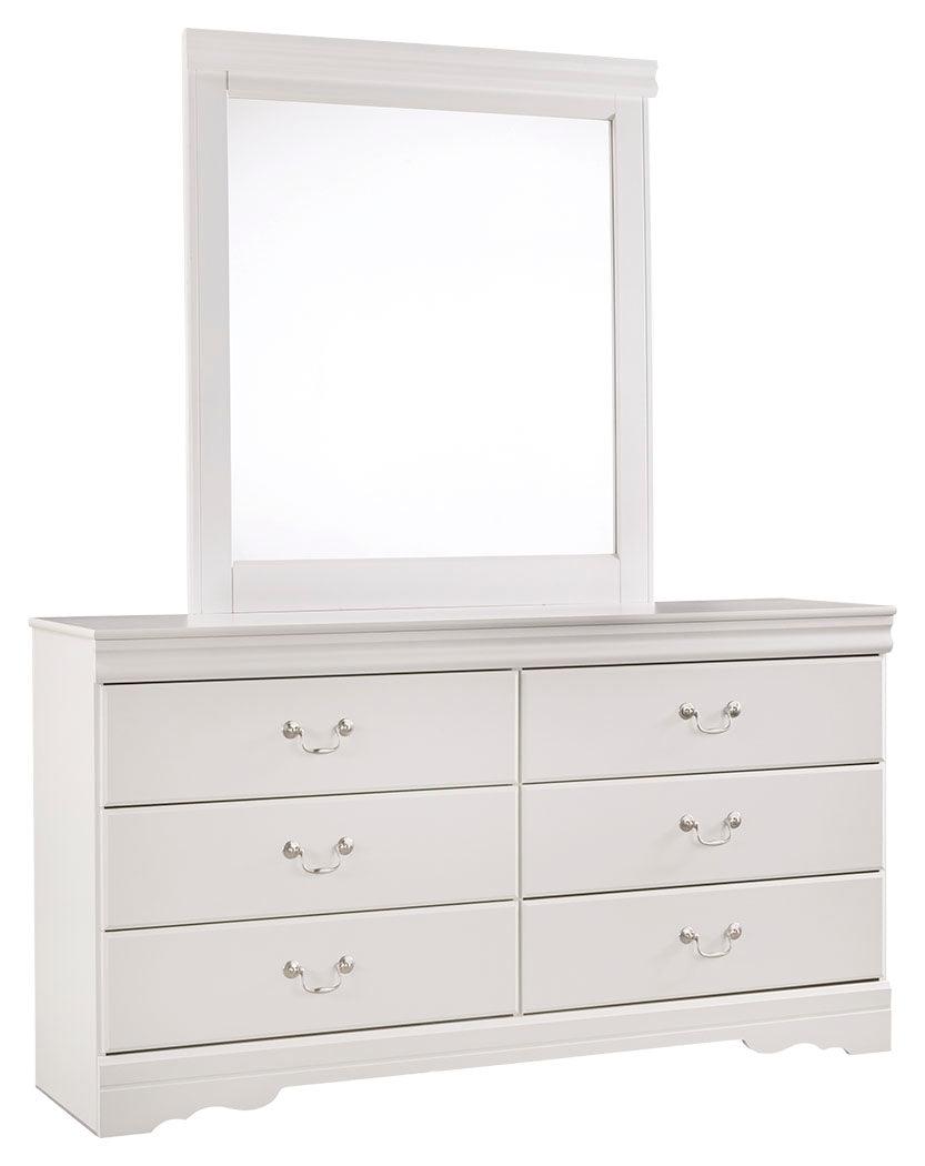 Anarasia White Dresser and Mirror detail on hardware and drawers