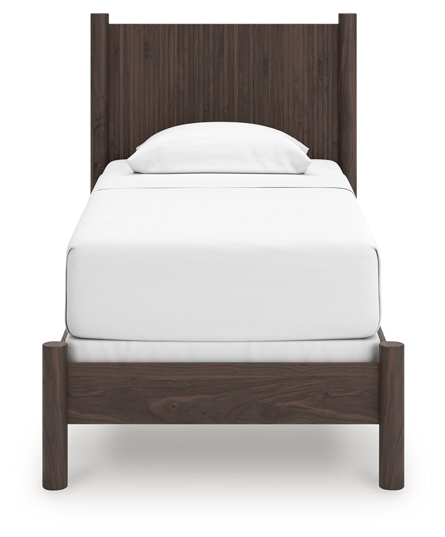 Pamytta Brown Twin Panel Bed head-on view