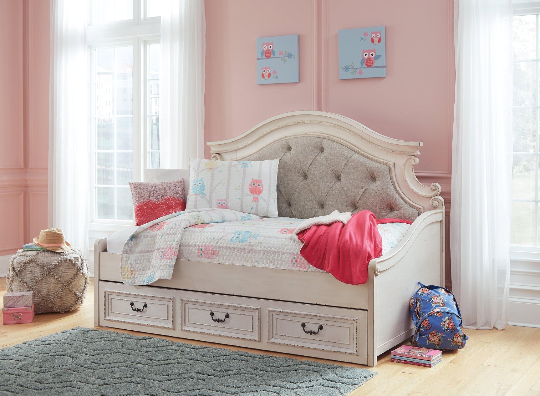 Realyn Daybed full view with drawer open