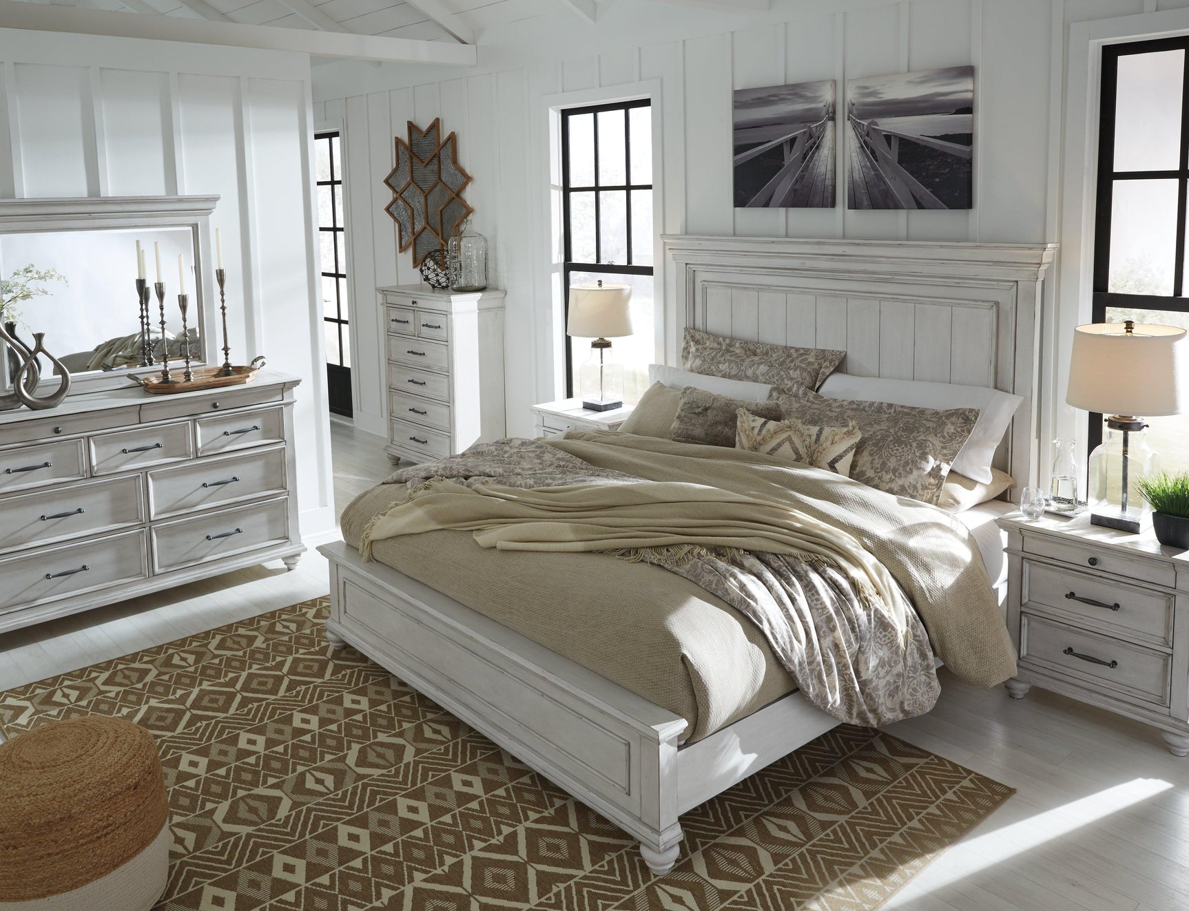Kanwyn Whitewash Queen Panel Bed mood image C
