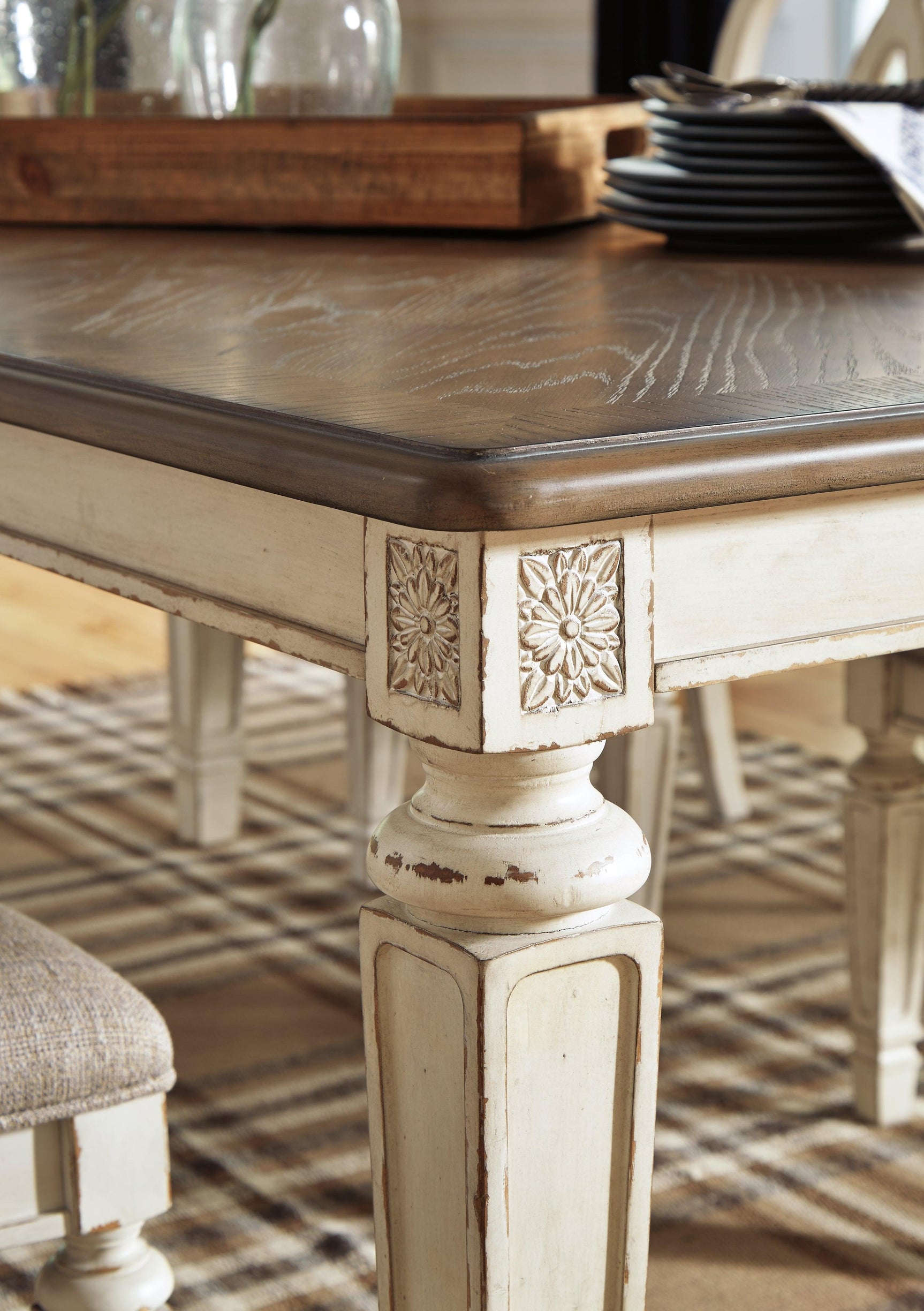 Atmospheric room setting with Realyn dining table