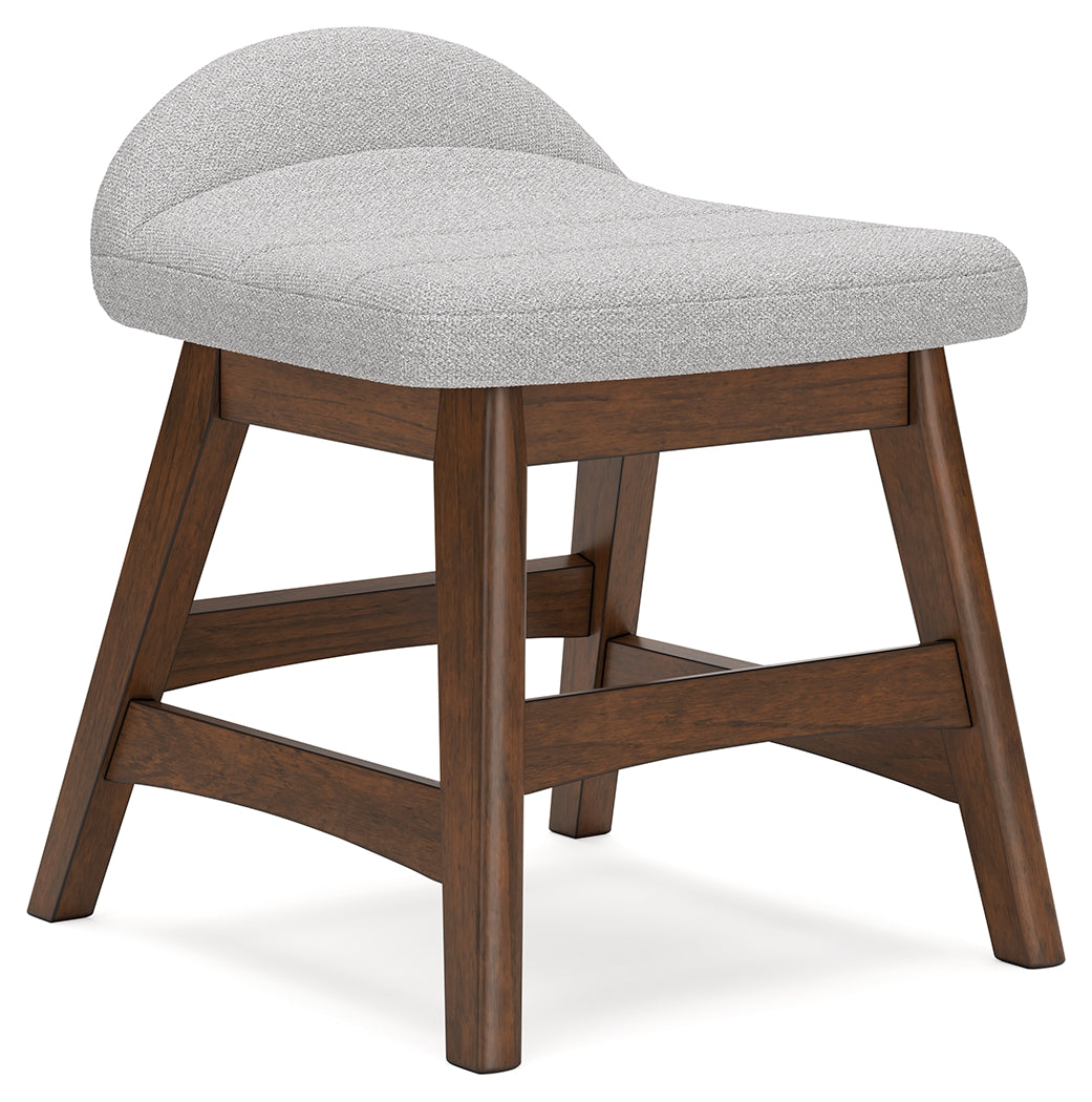 Lyncott desk head on view