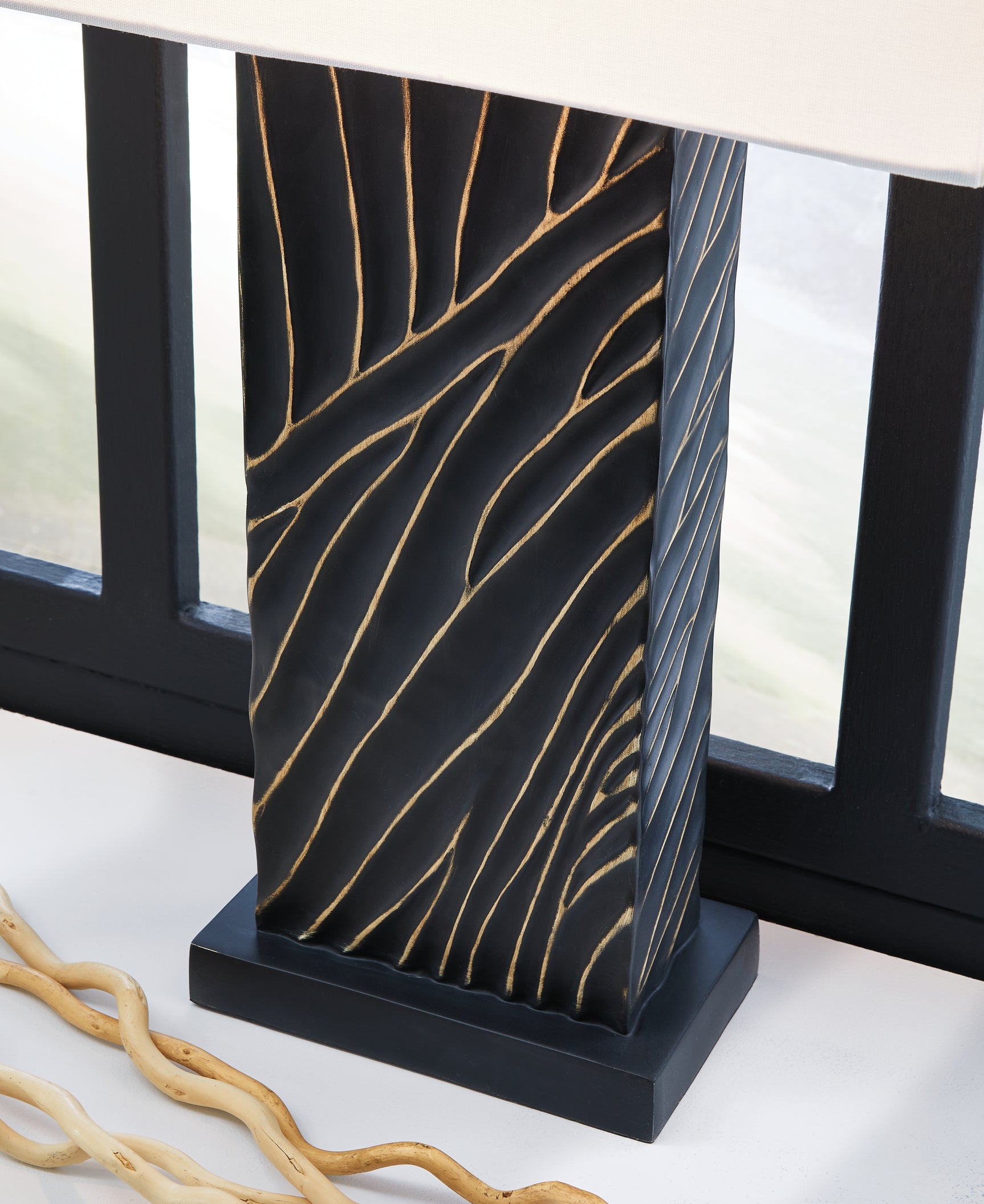 Bartlen lamp showing textured base detail