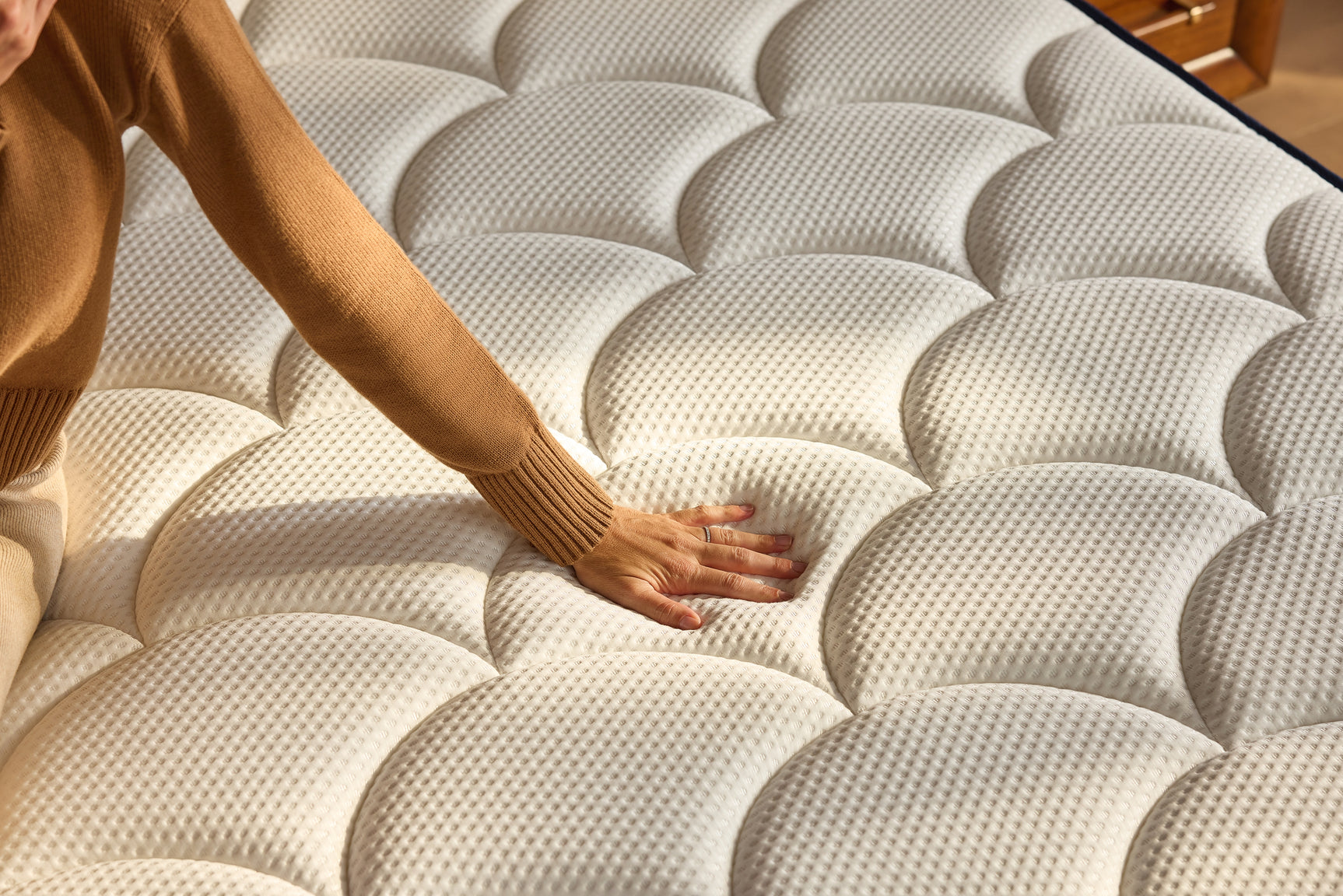 DreamCloud Classic Hybrid White Queen Mattress