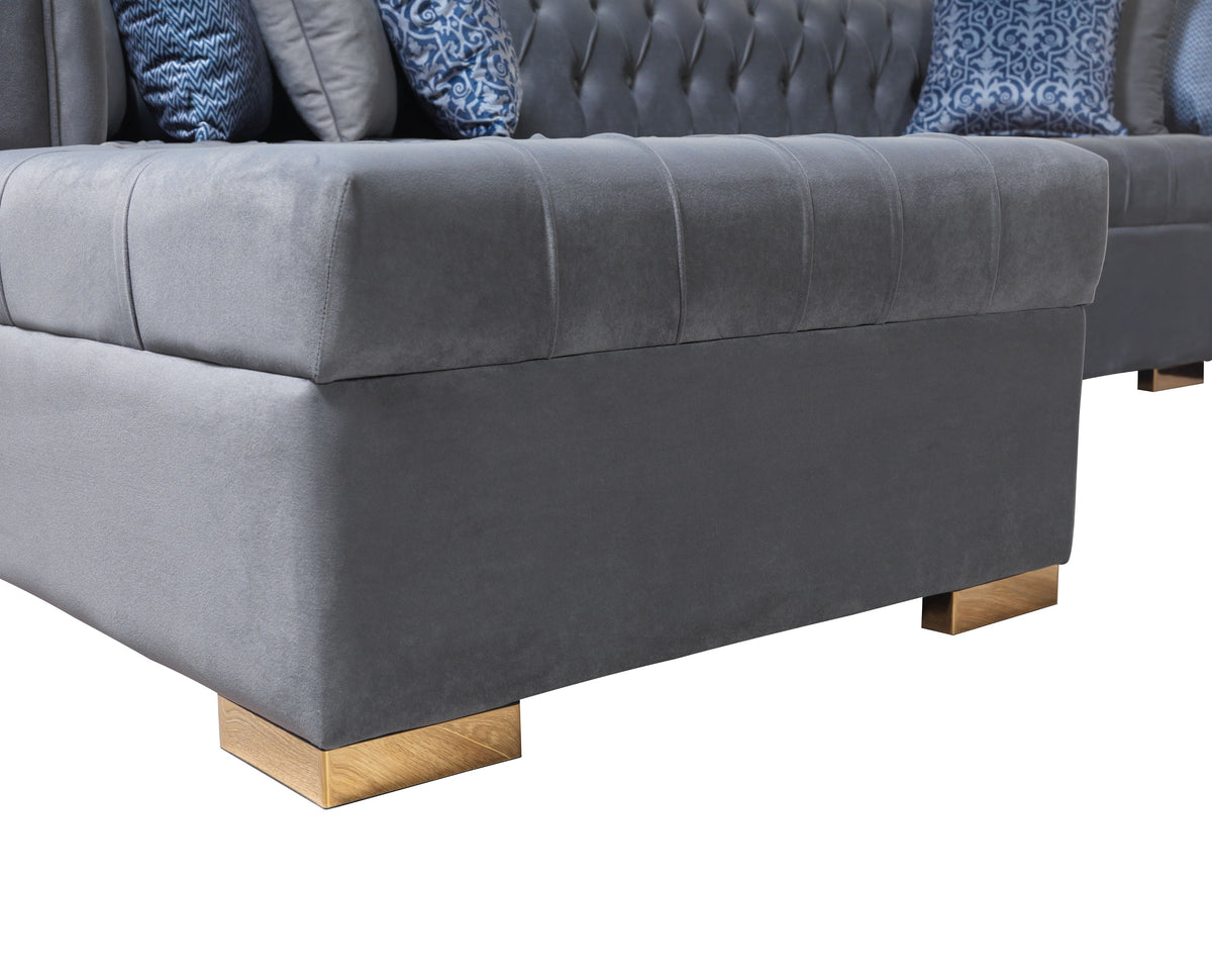 Living room with sectional sofa and décor