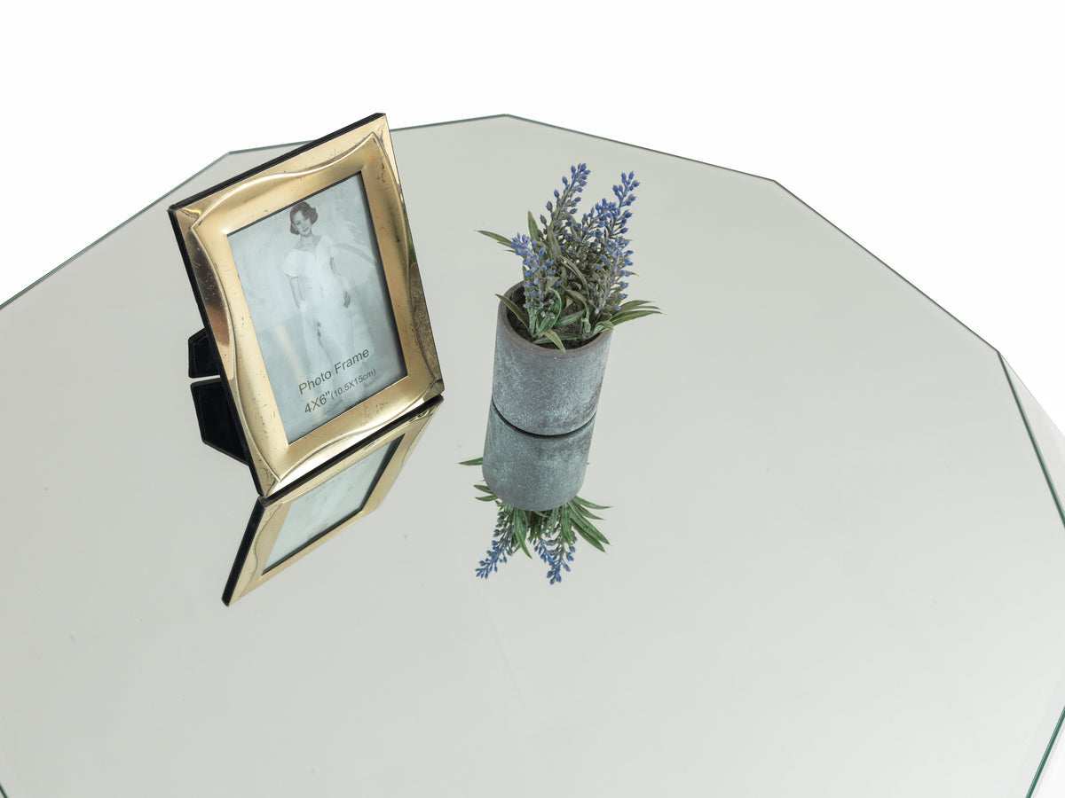 Amy Mirrored Coffee Table corner close-up