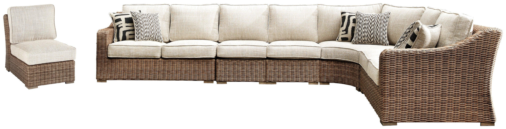 Curved corner chair in Beachcroft outdoor sectional set