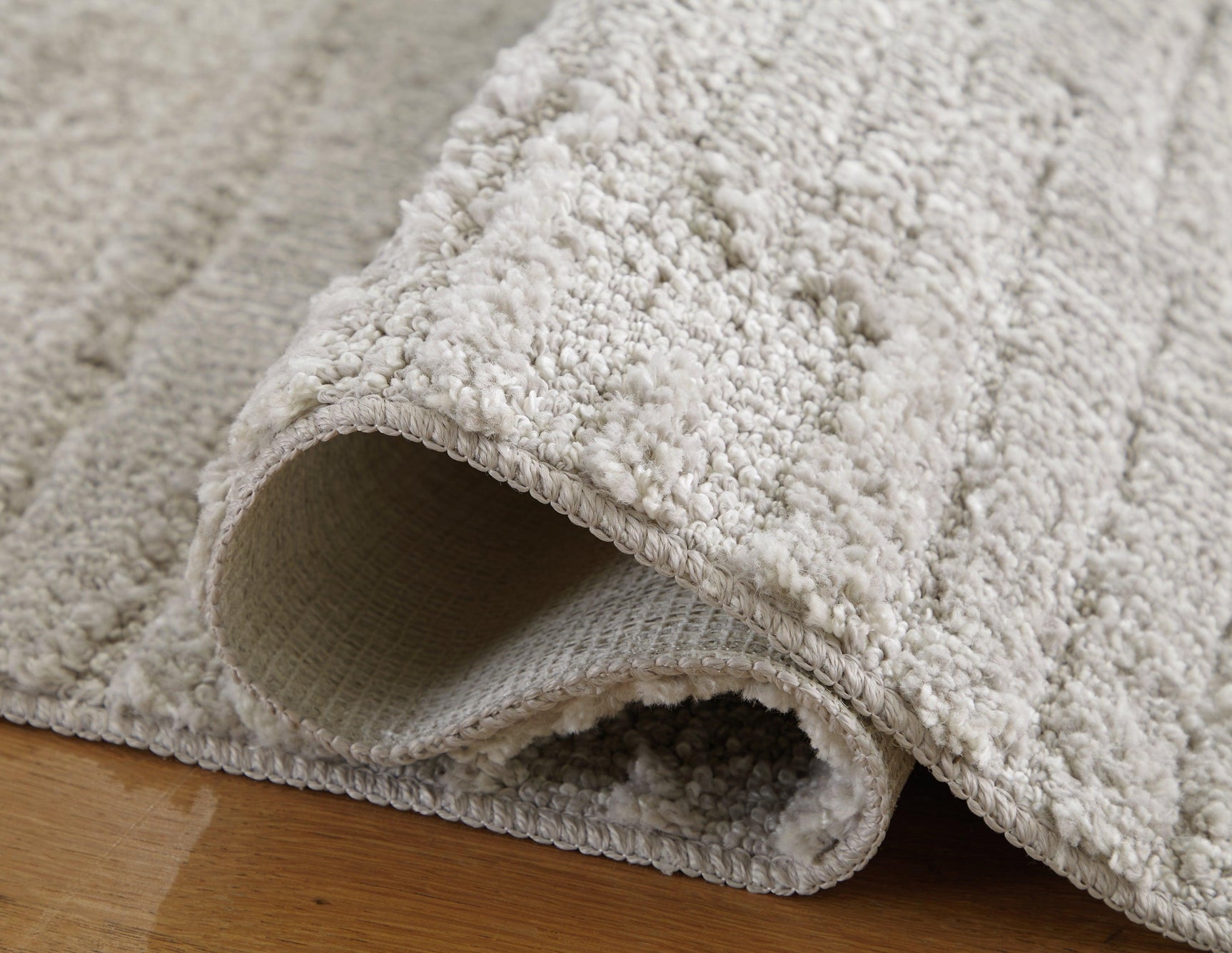 Ivygail Gray 7'5" X 9'6" Rug - Ella Furniture