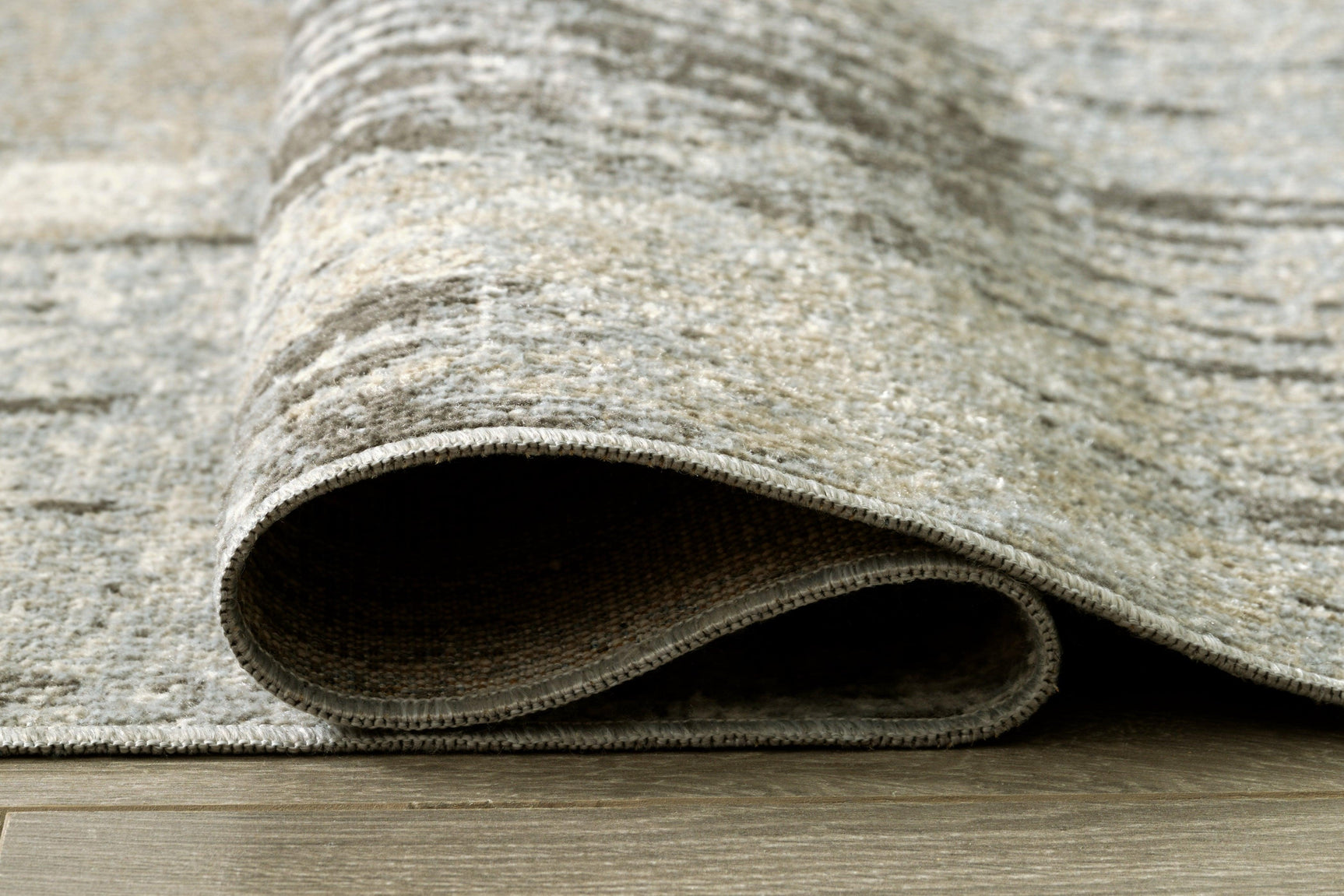 Rolled edge detail of Arriston Multi 7'10" x 10' Rug