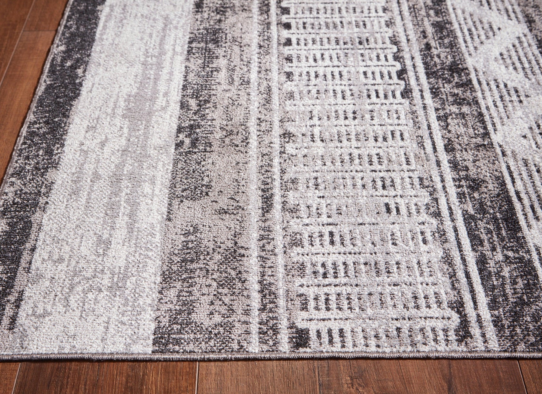 Detail of Henchester multi 5' x 7' rug pile and texture