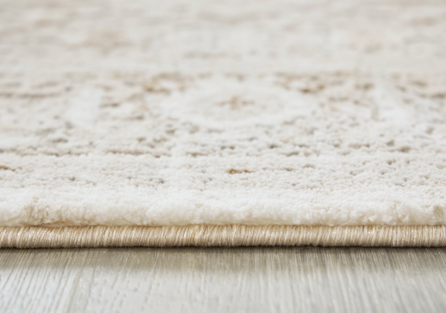 Gatwell rug fiber and weave detail
