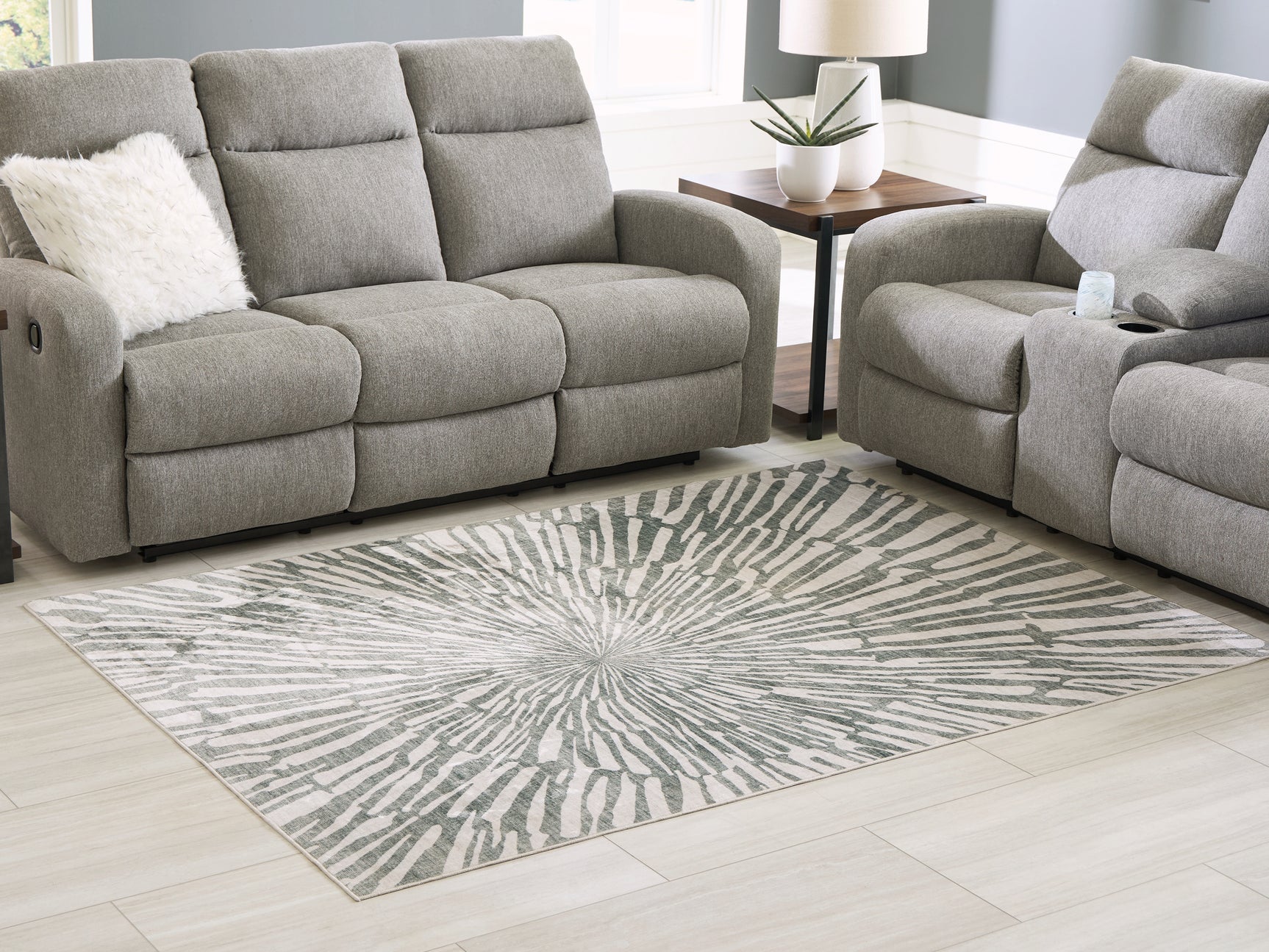 Verland Gray/White Washable 5' x 7' Area Rug