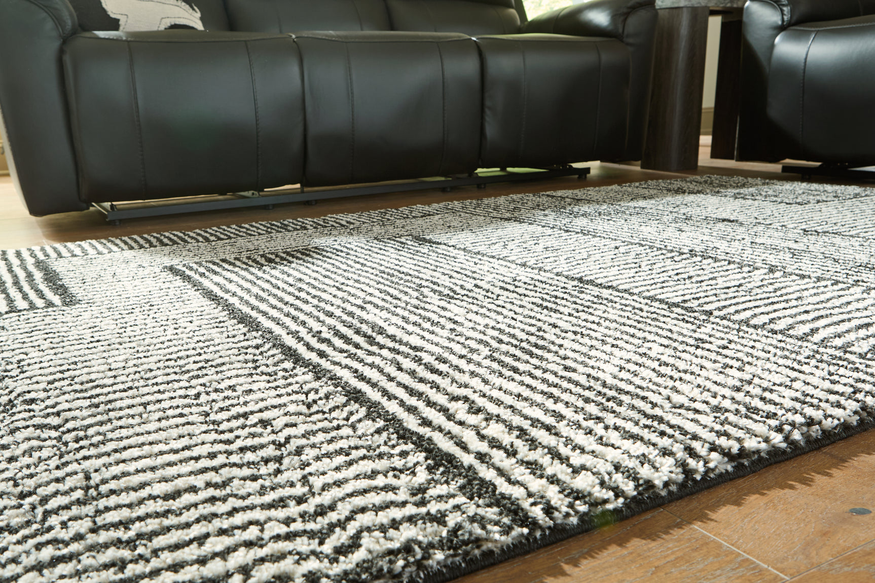 Close-up of Kurtmen rug geometric pattern