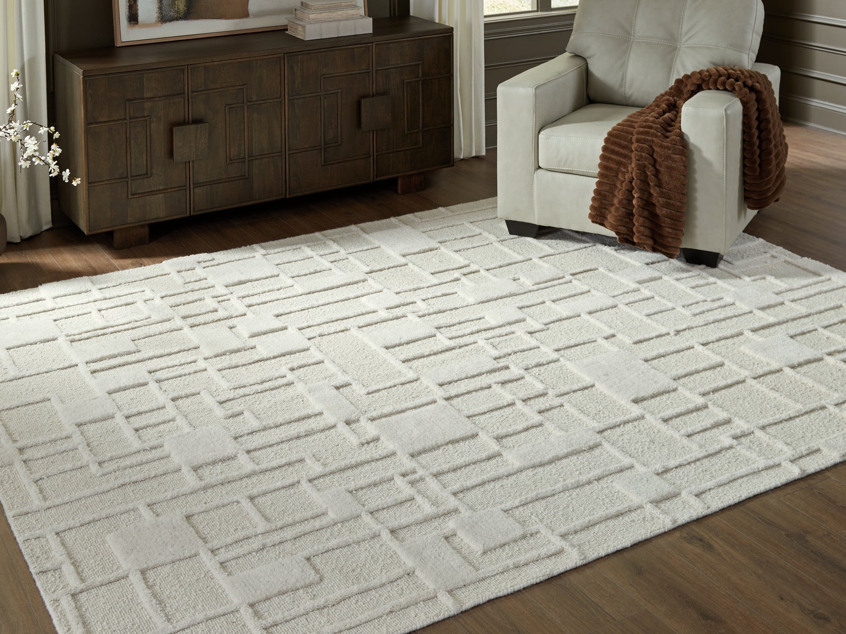 Empriss Ivory 7'8" x 10' Area Rug