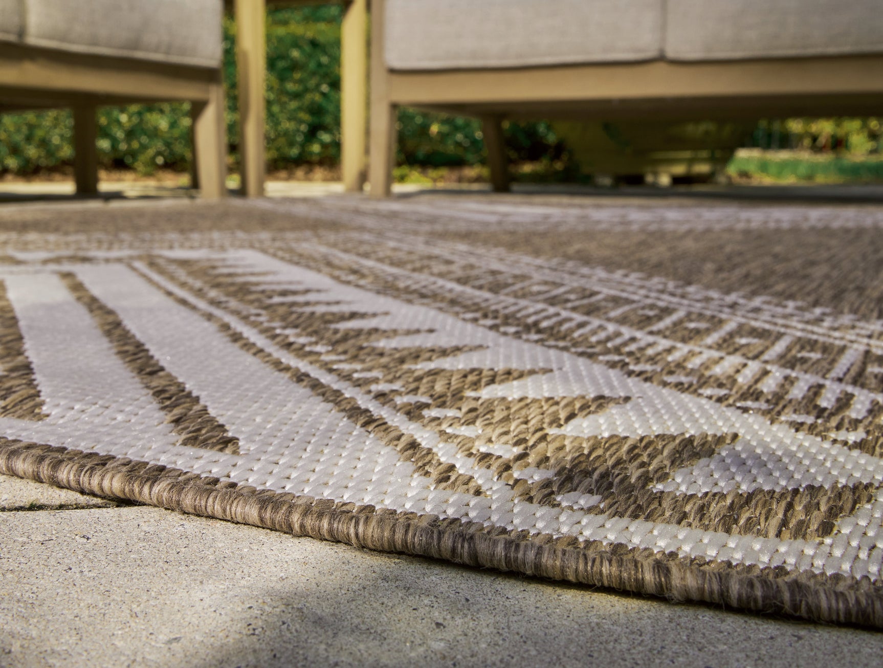 Dunsler Brown Cream 5' X 7' Rug