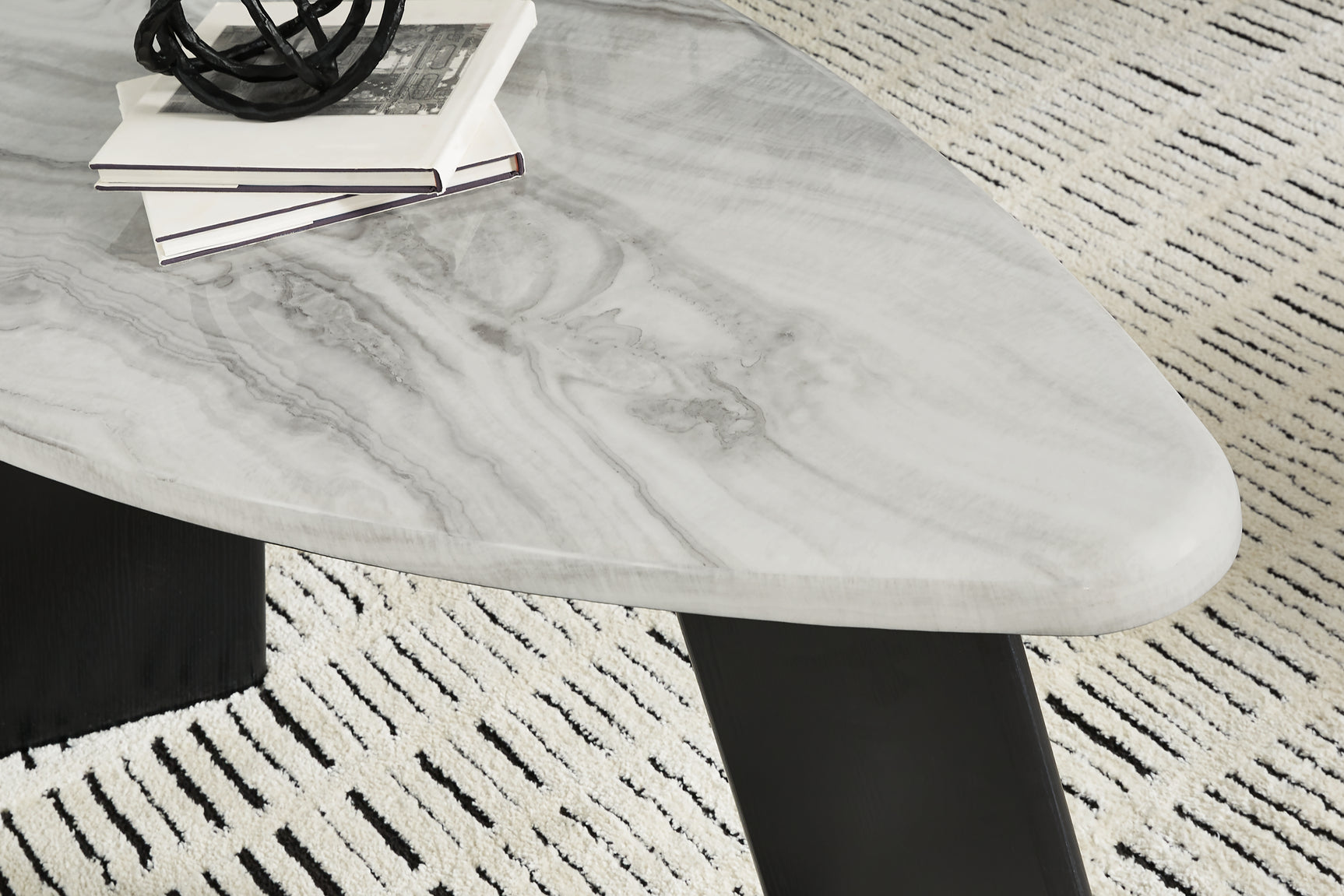 Lilyberg Gray/Black Table (Set of 3)