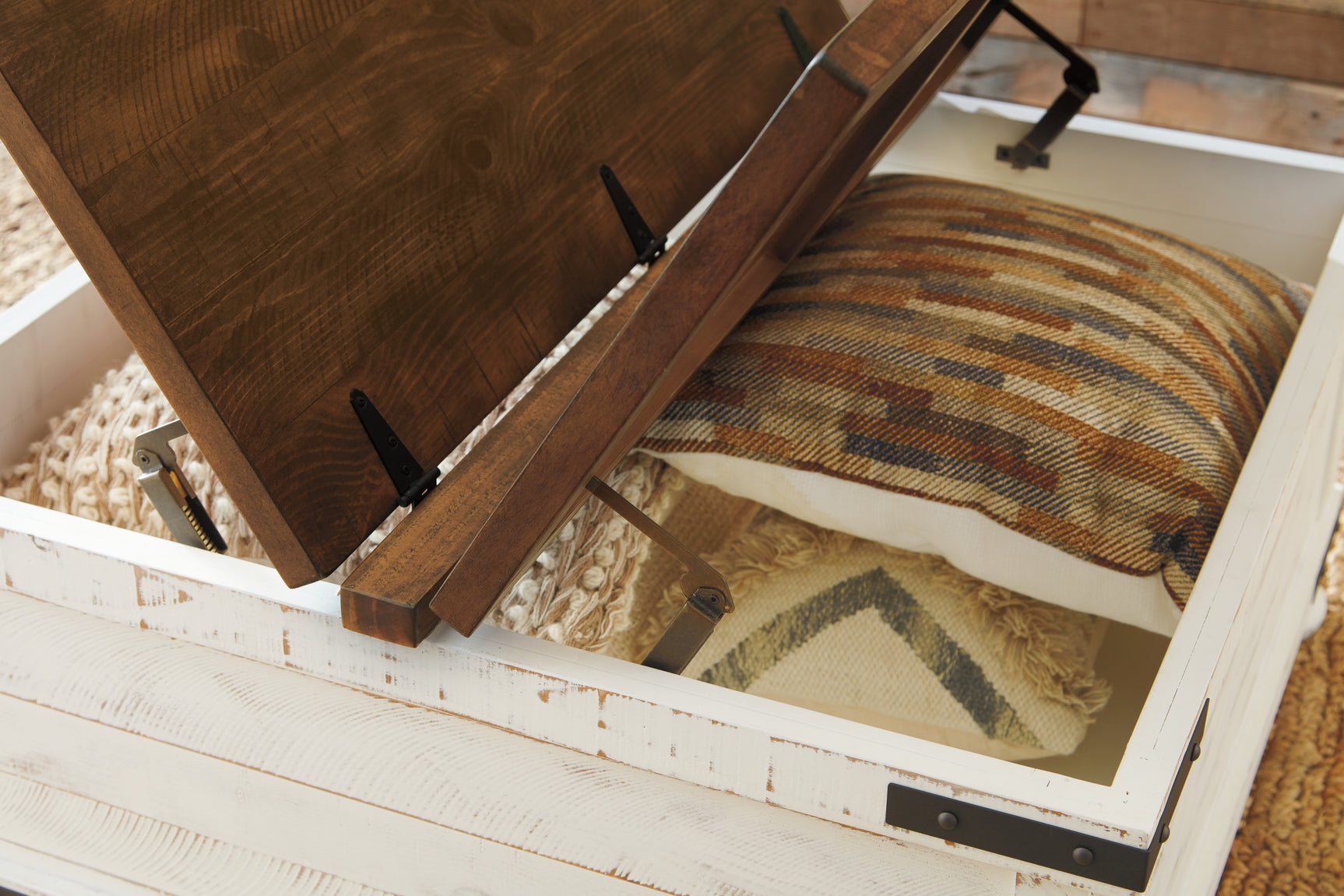 Top finish of Wystfield coffee table