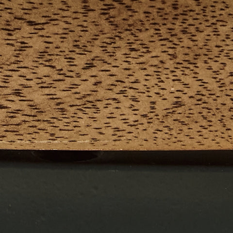 Noraluna Collection metal frame detail