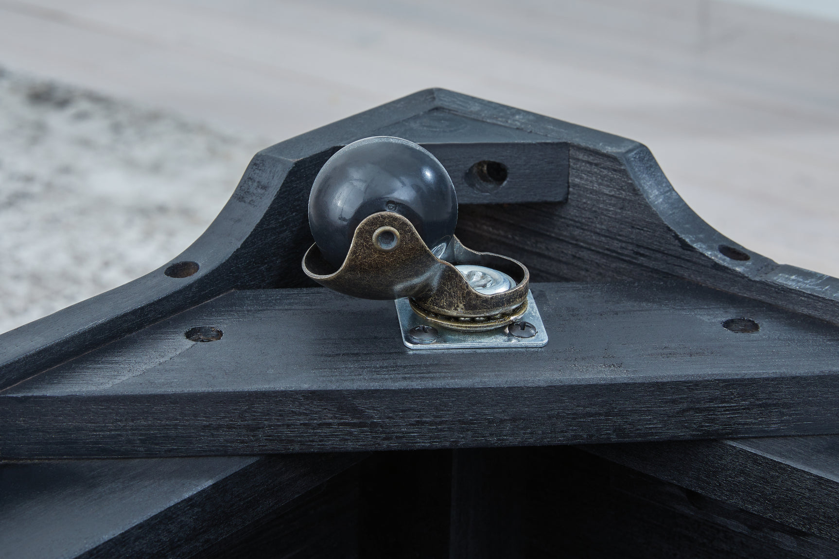 Wildenauer coffee table caster detail