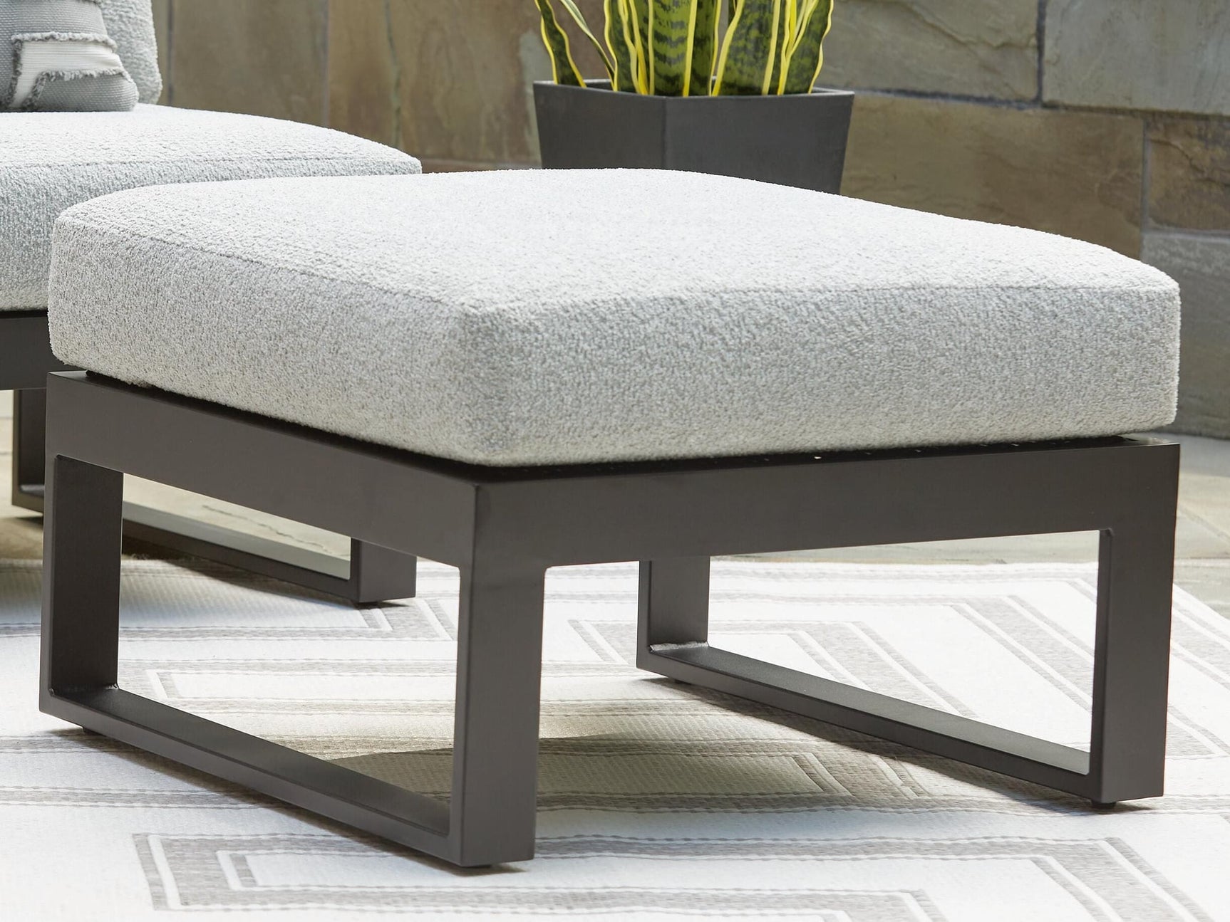 Beachloft Black/Gray 5-Piece Outdoor Sectional with Ottoman - image 12